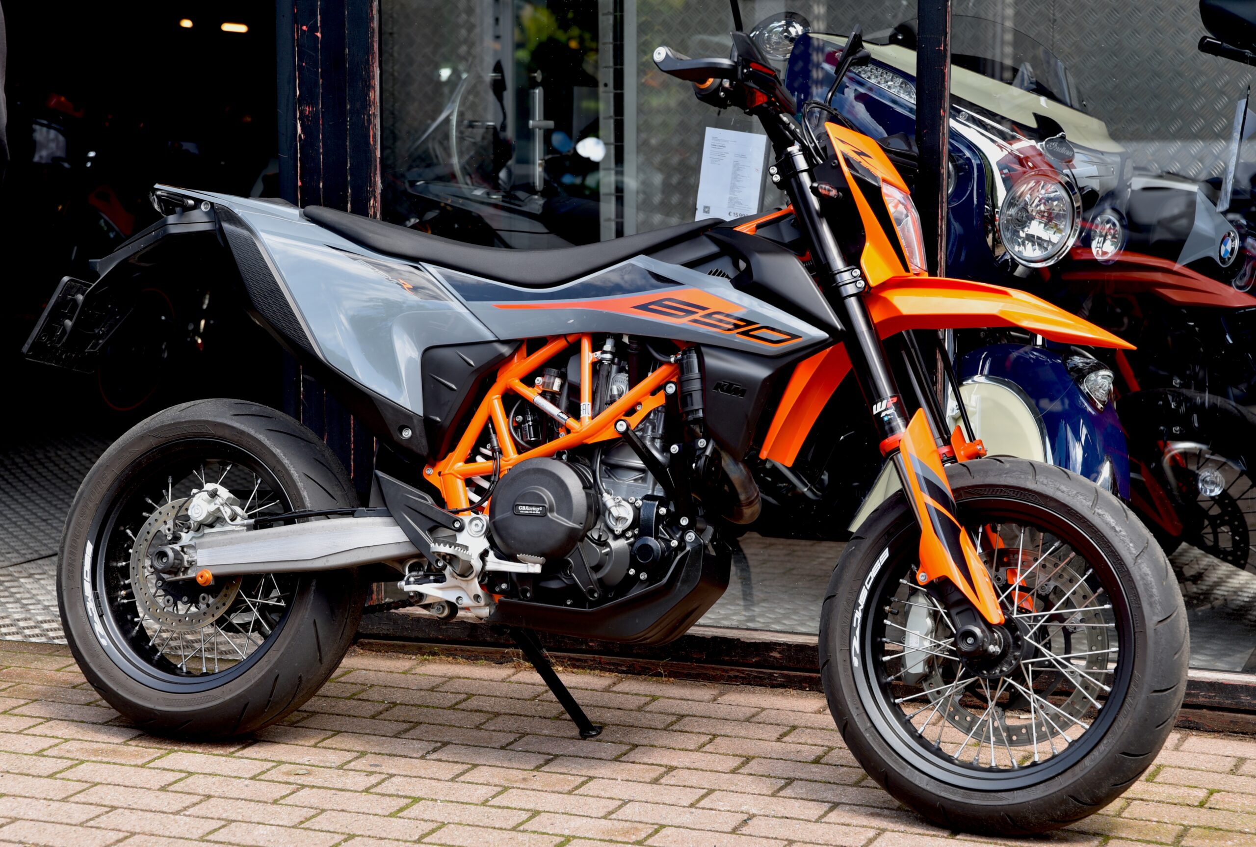 KTM 690 SMC R – Image 3