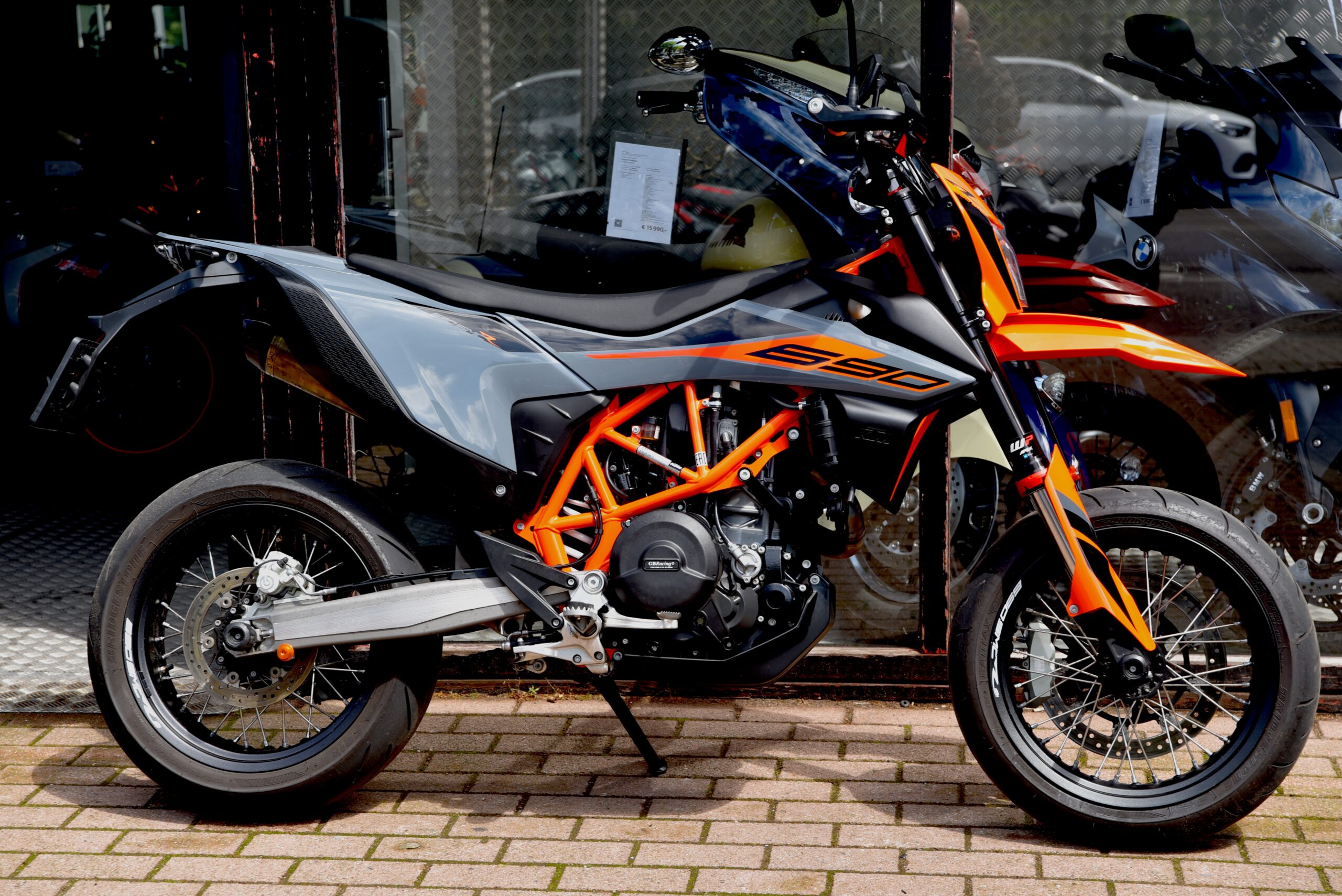 KTM 690 SMC R – Image 4