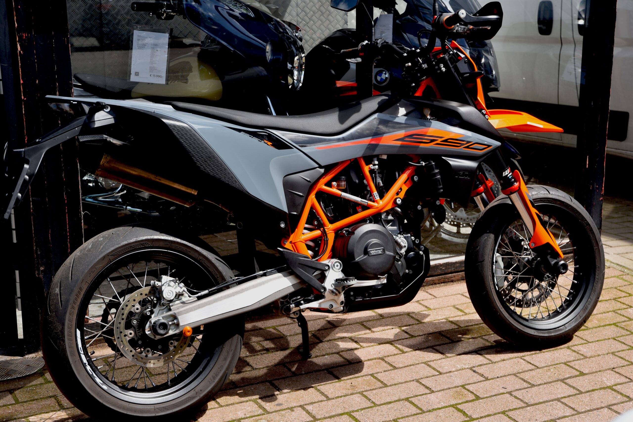 KTM 690 SMC R – Image 5