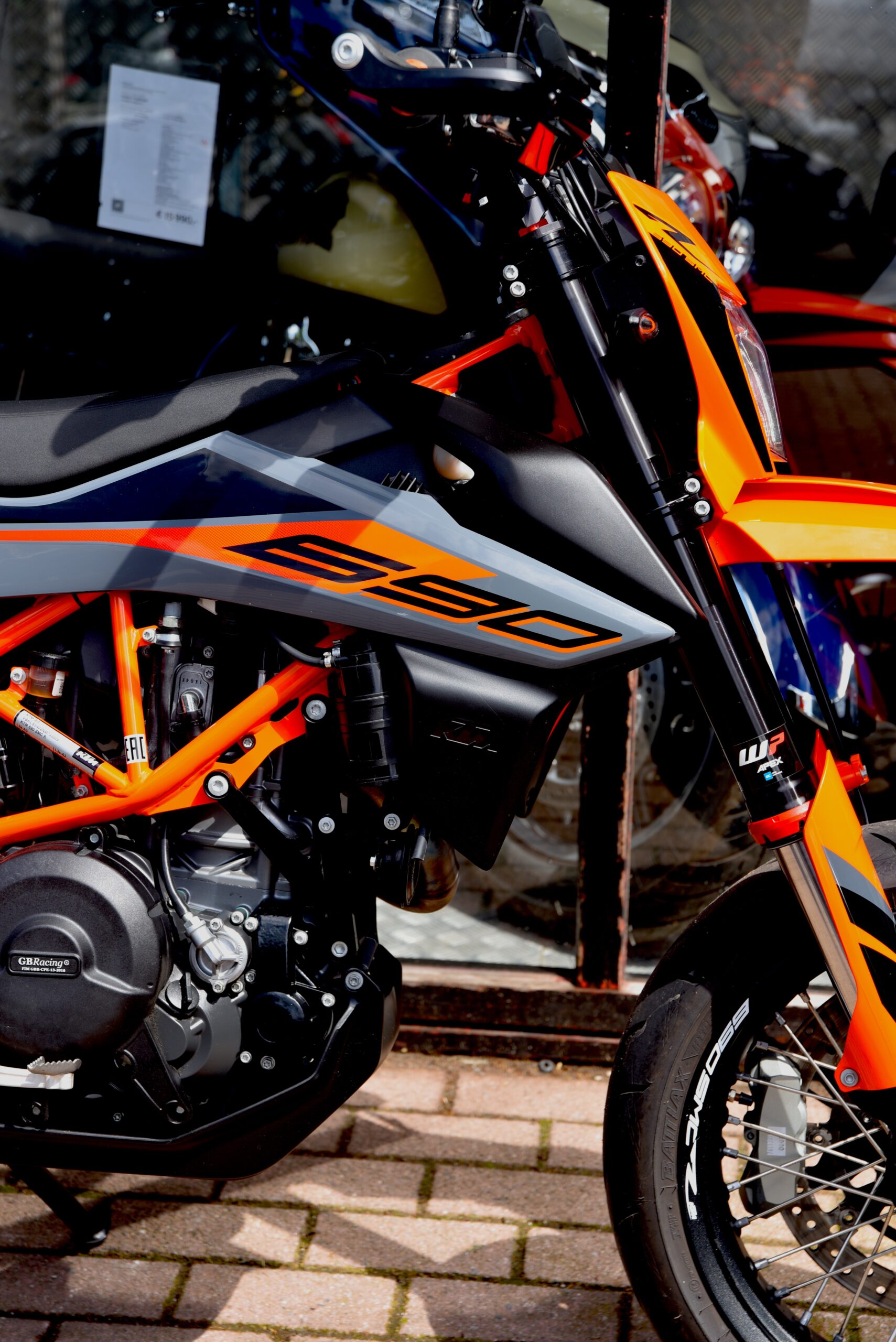KTM 690 SMC R – Image 6