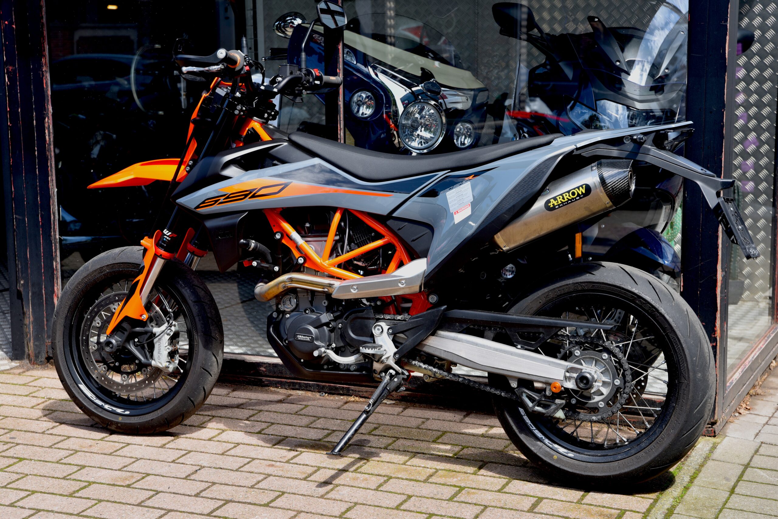 KTM 690 SMC R – Image 2