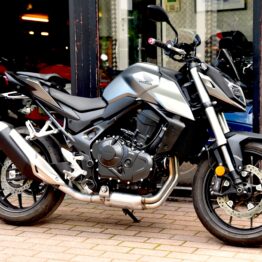HONDA CB 750 HORNET