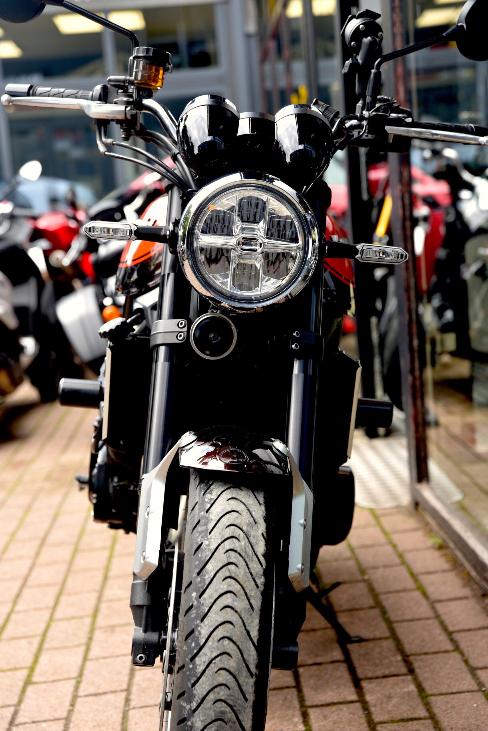 KAWASAKI Z 900 RS – Image 5