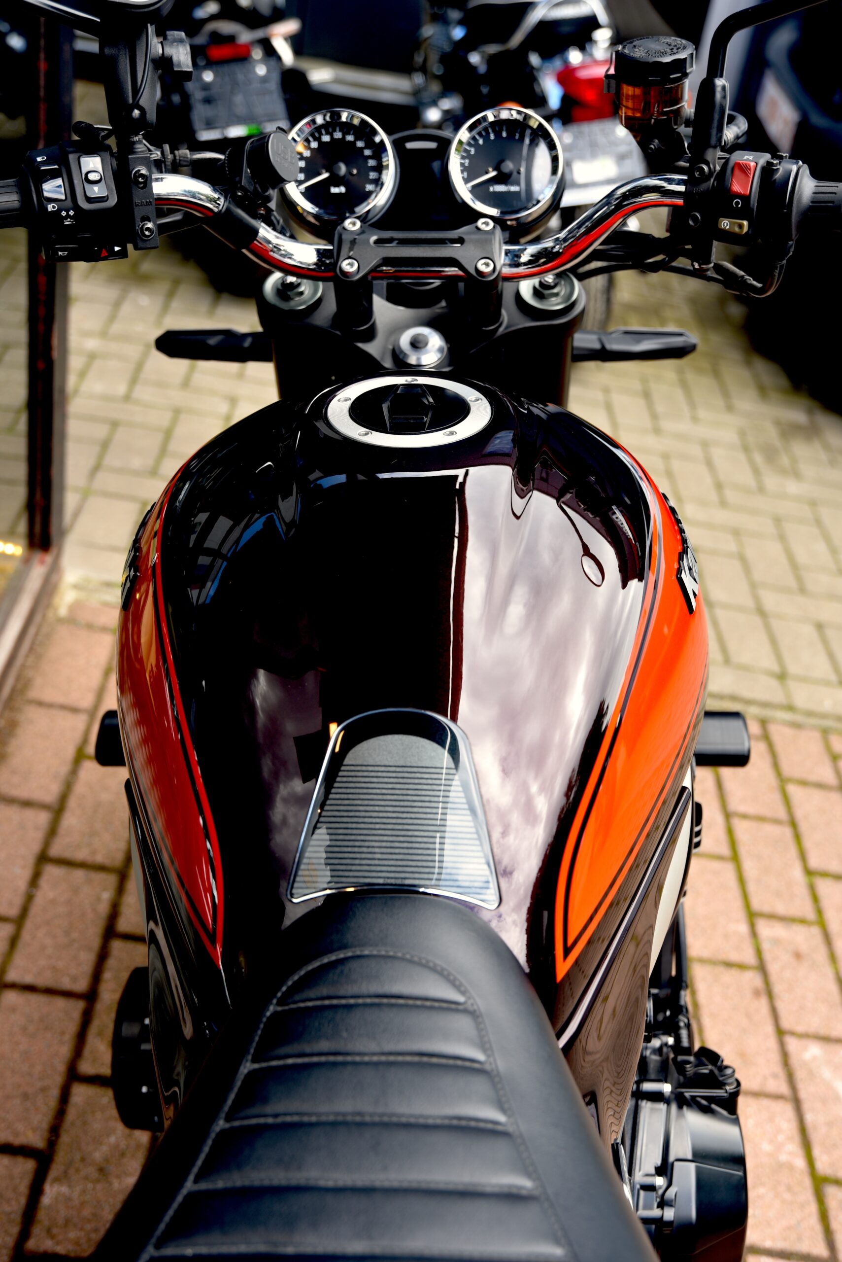 KAWASAKI Z 900 RS – Image 6