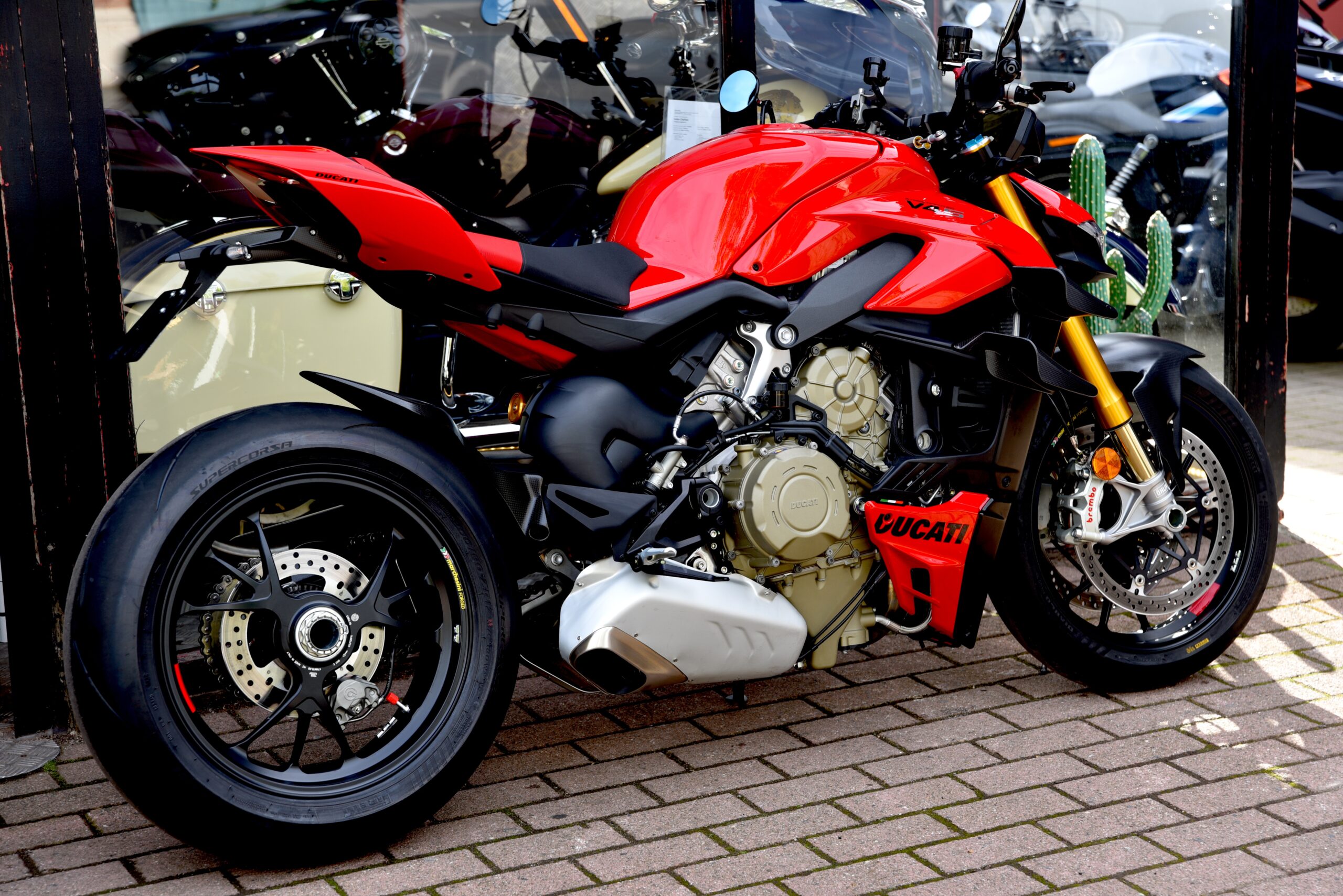 DUCATI STREETFIGHTER V4S – Image 3