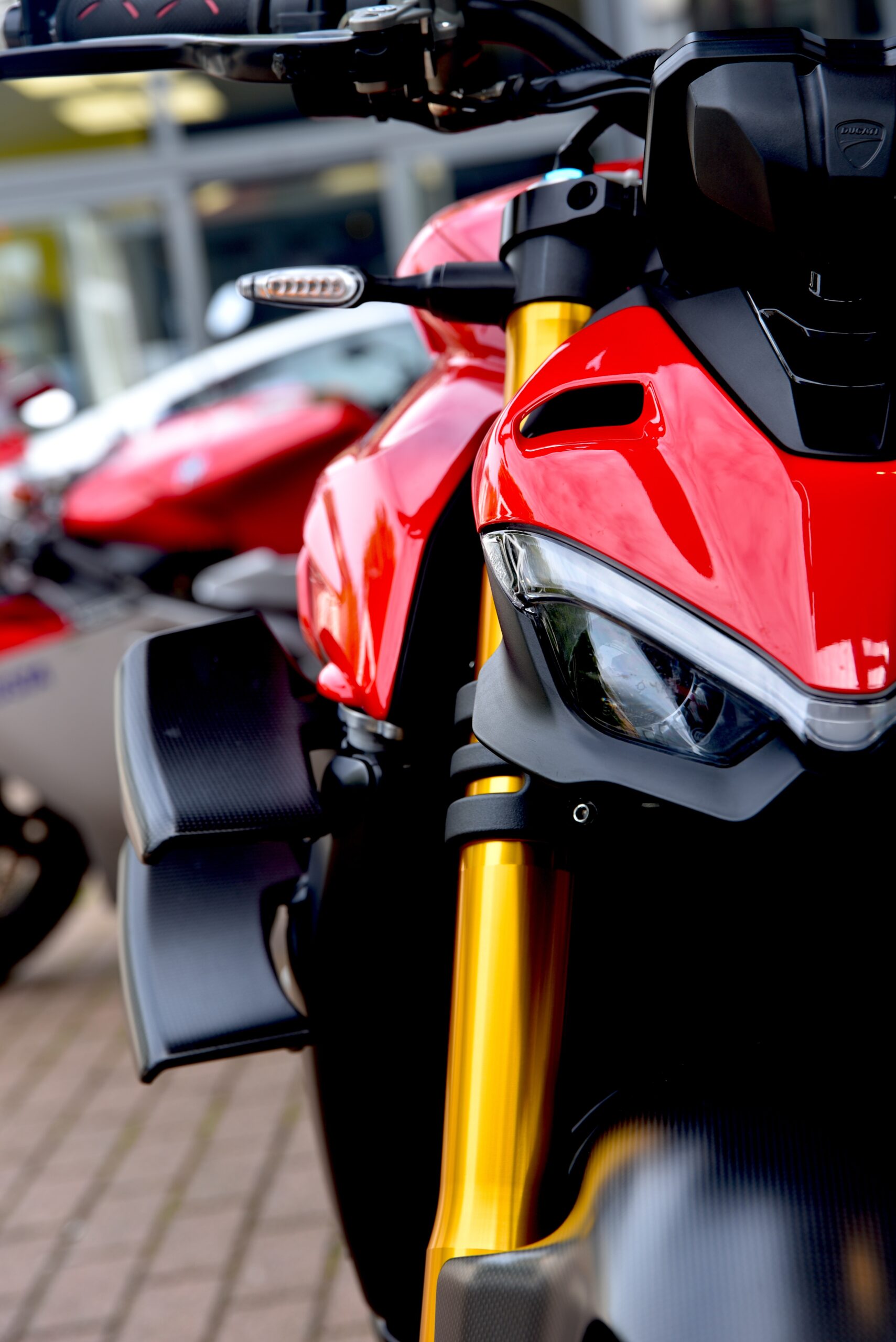 DUCATI STREETFIGHTER V4S – Image 8