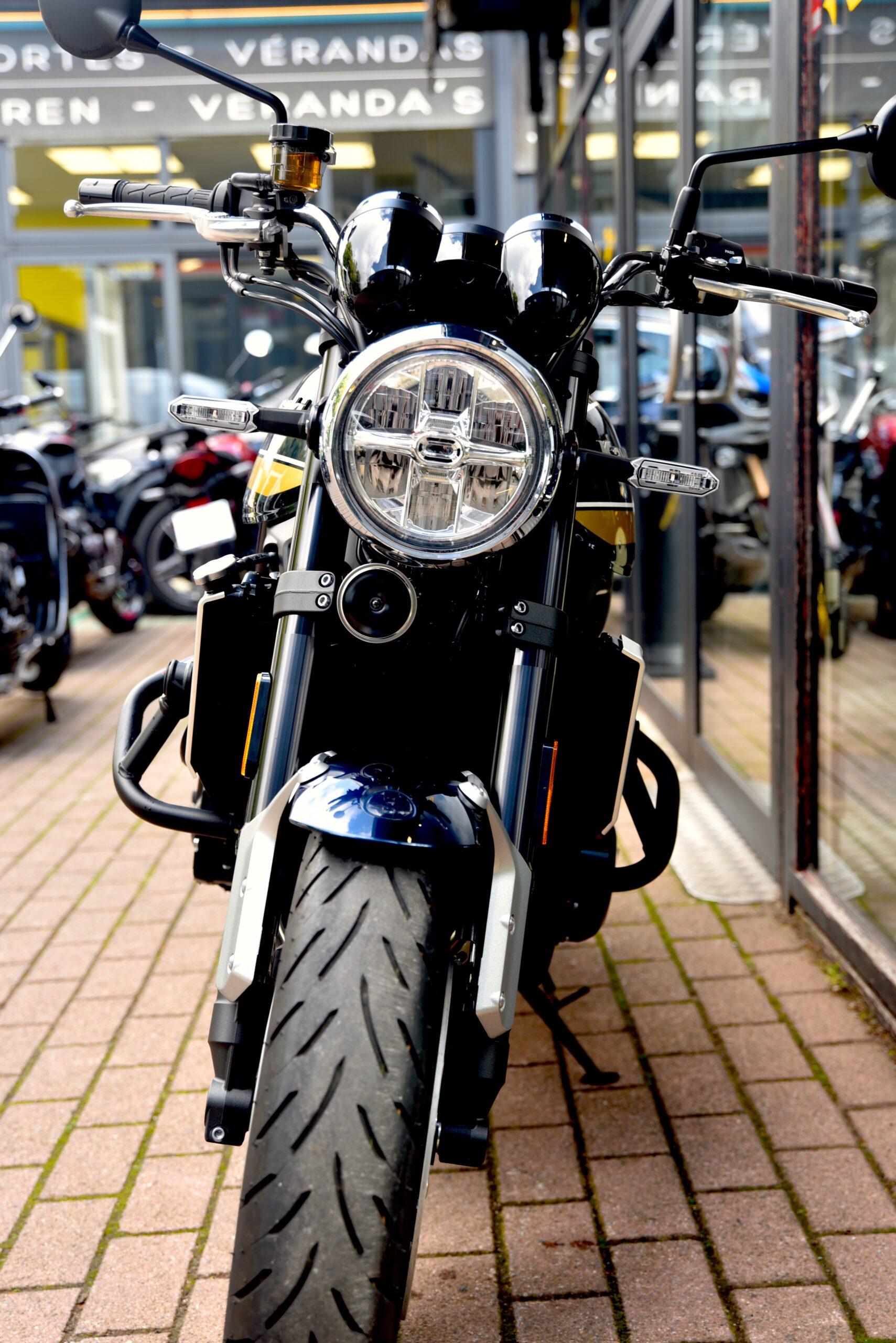 KAWASAKI Z 900 RS – Image 5