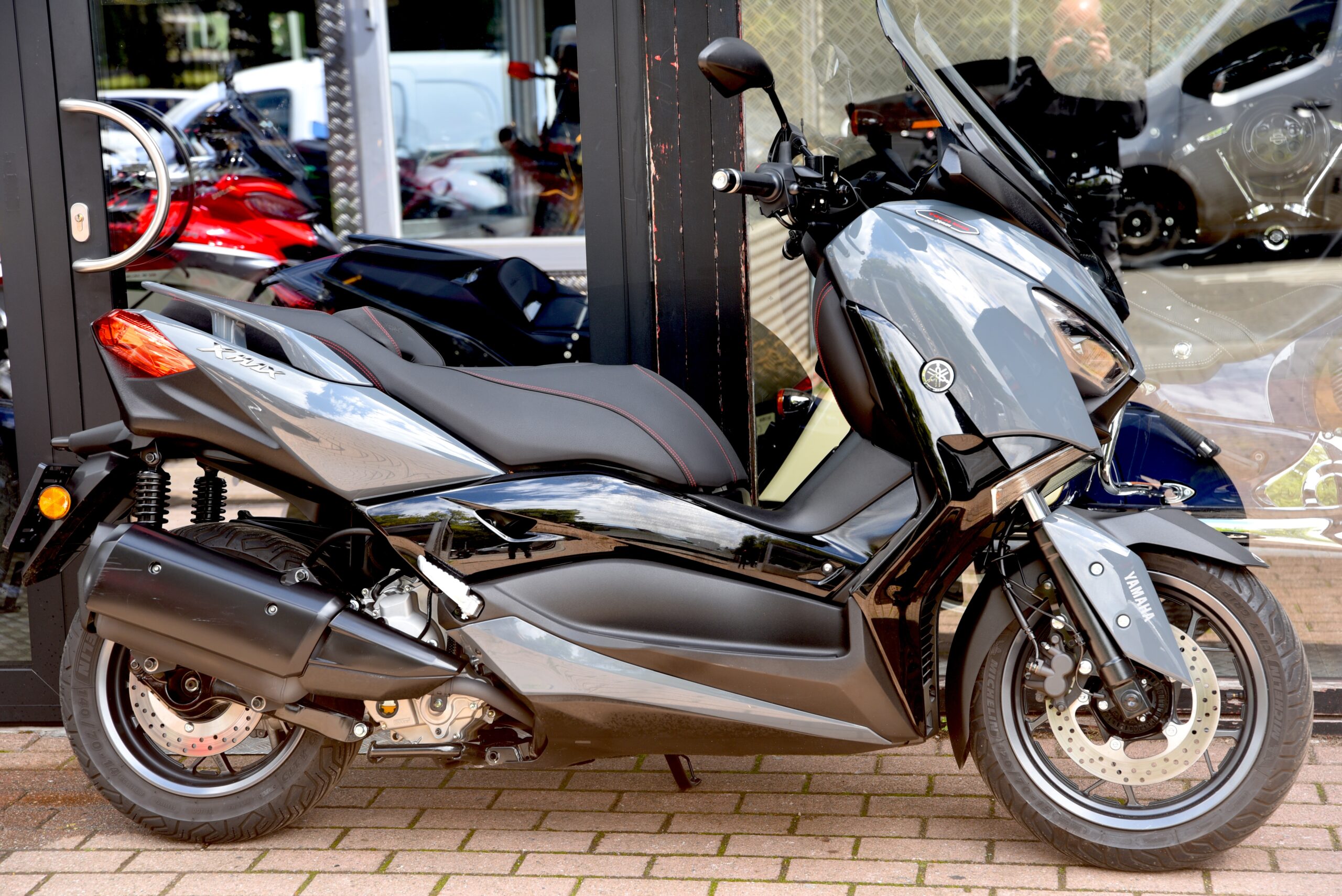 YAMAHA XMAX 300 TECH MAX – Image 2