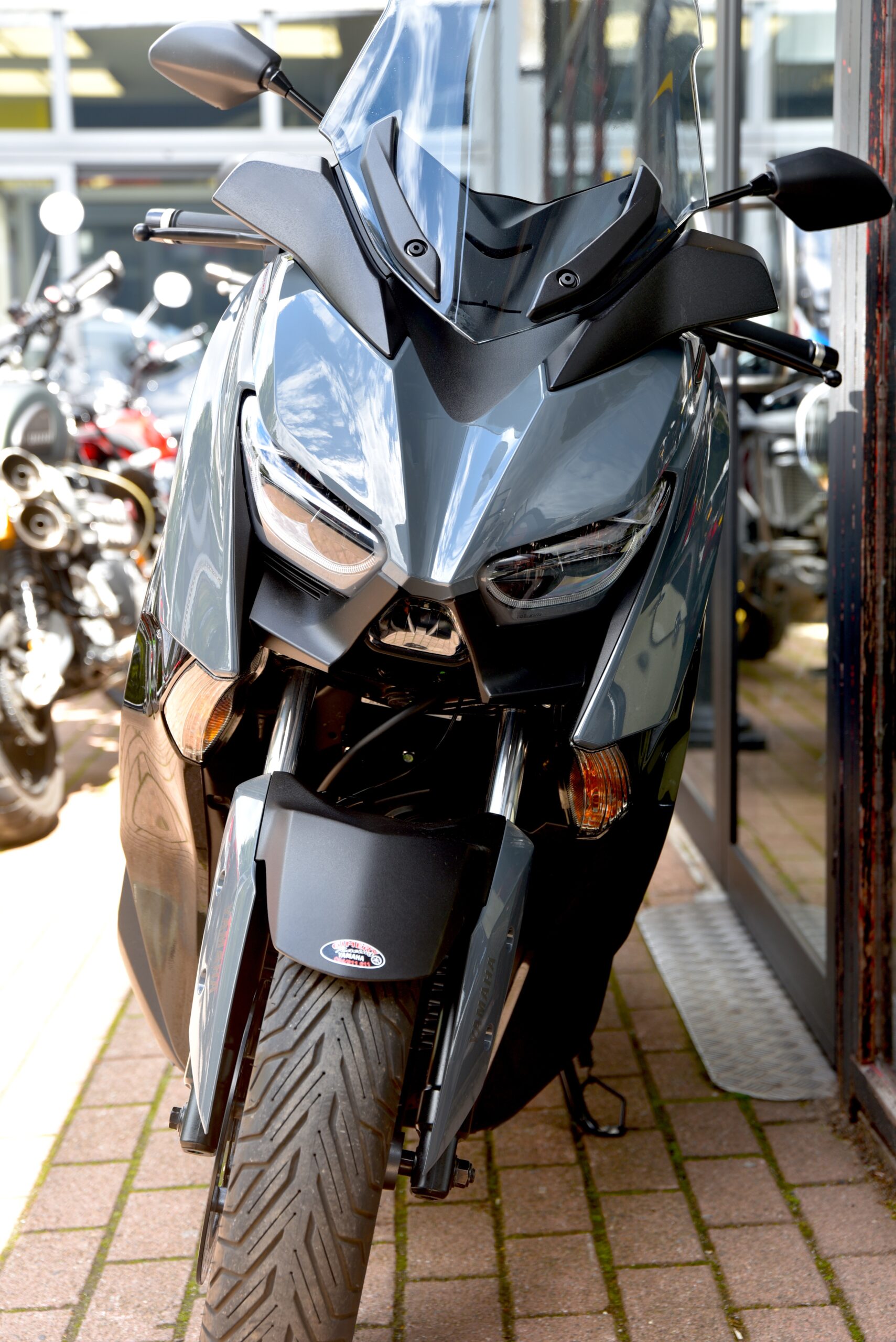 YAMAHA XMAX 300 TECH MAX – Image 4