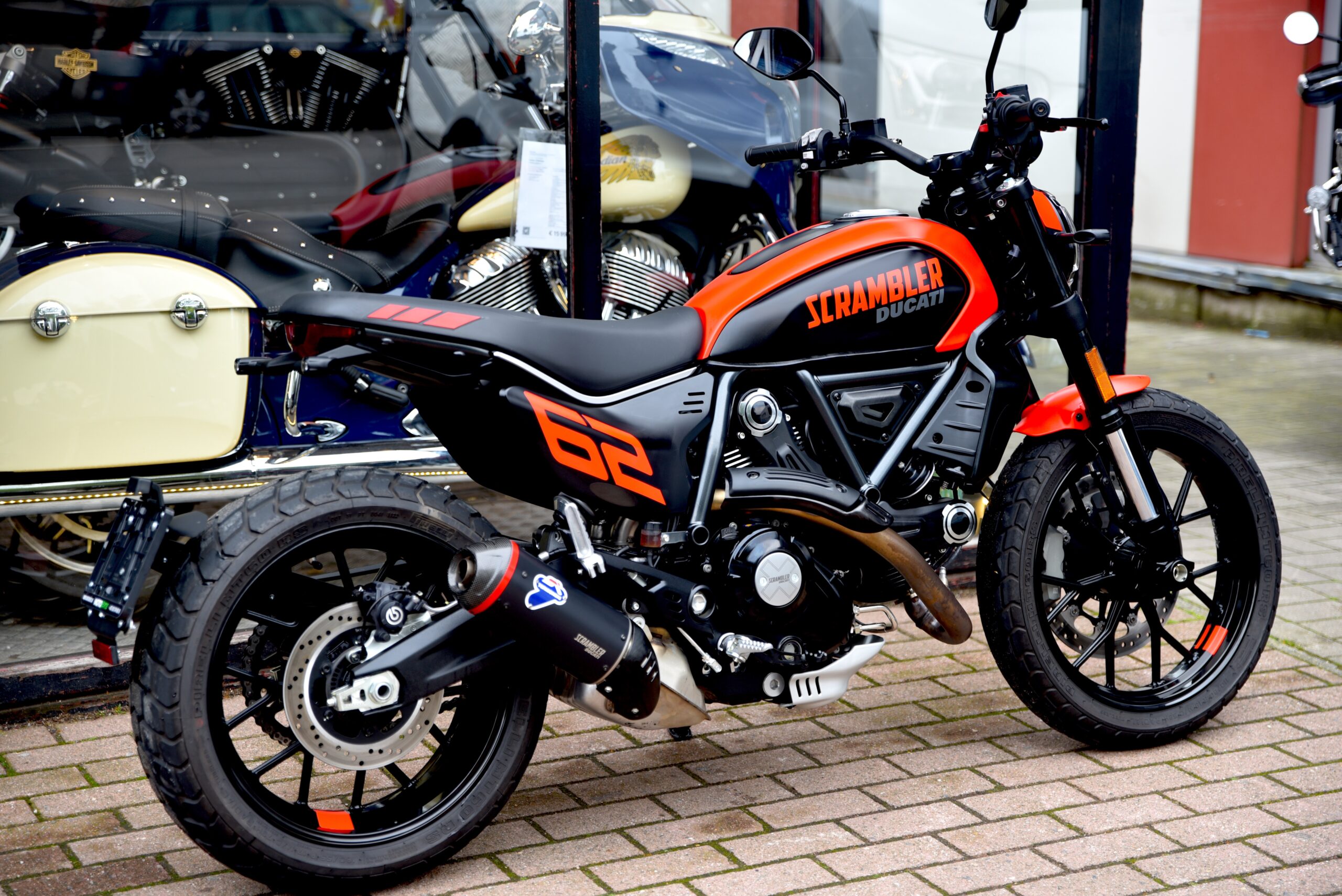 DUCATI SCRAMBLER 800 FULL THROTTLE – Image 3
