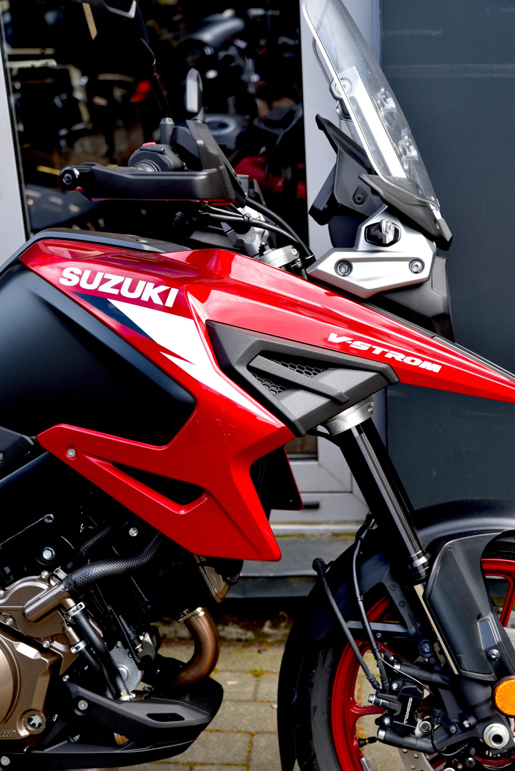 SUZUKI DL 1050 V-STROM – Image 4