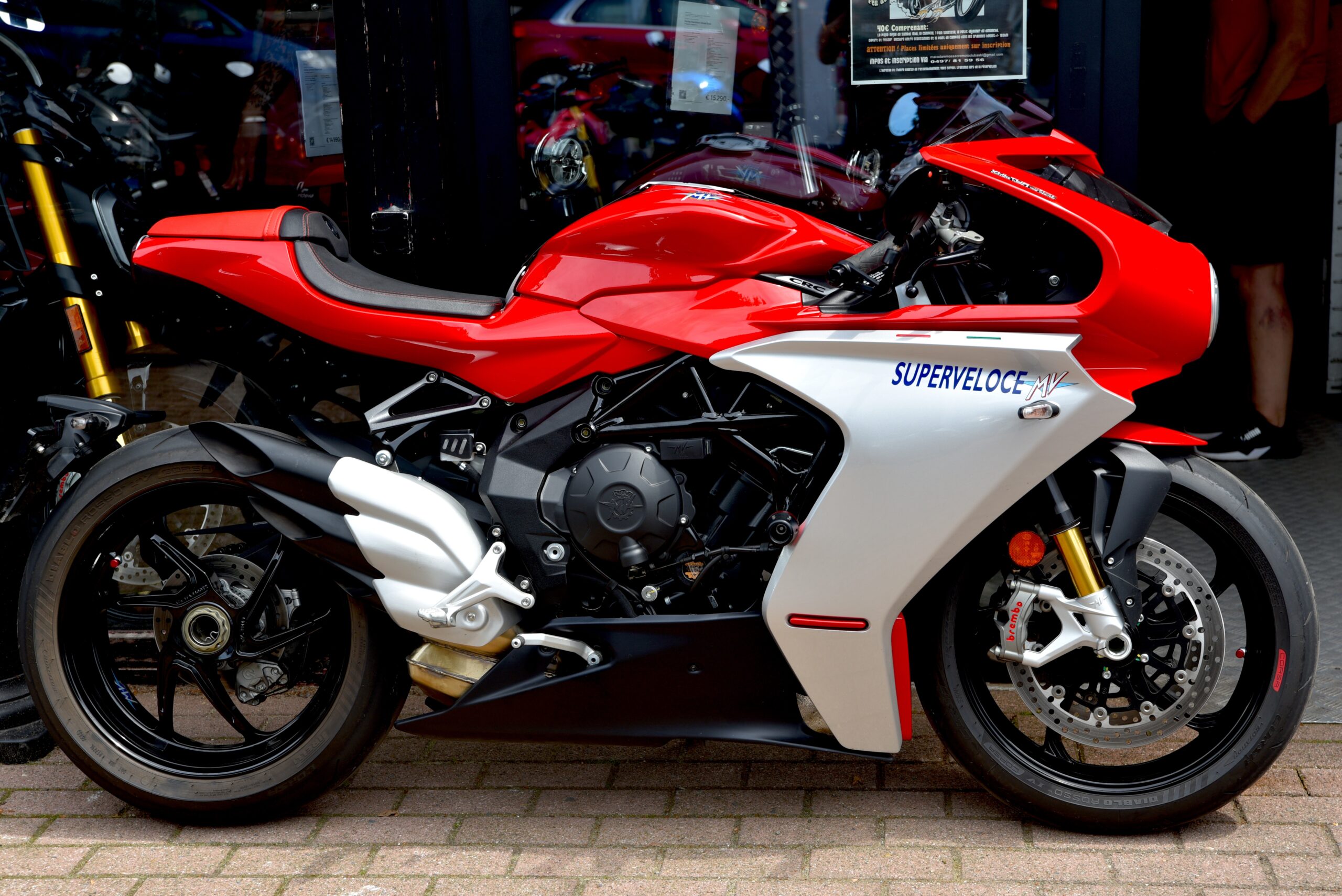 MV AGUSTA 800 SUPERVELOCE – Image 2