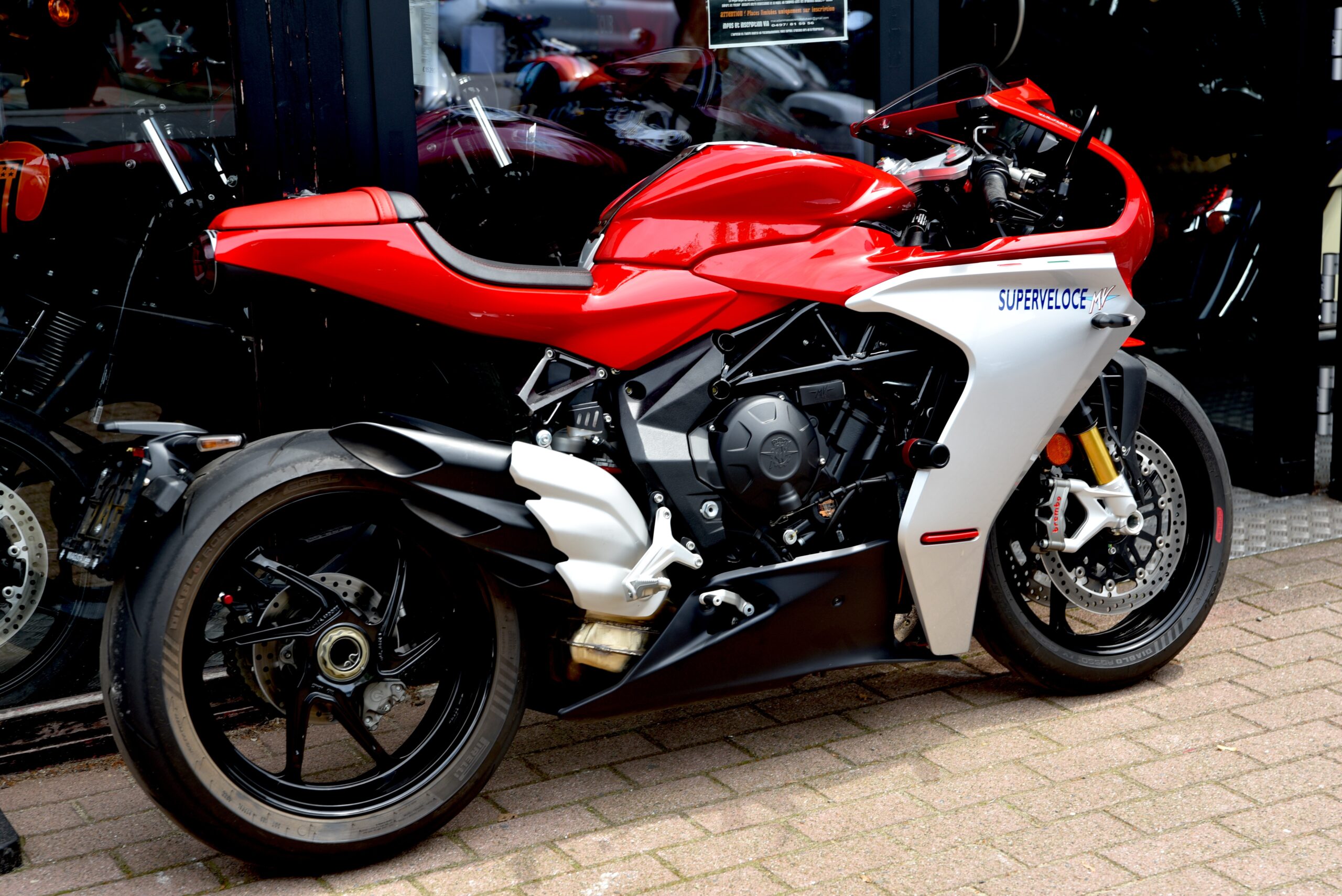 MV AGUSTA 800 SUPERVELOCE – Image 3