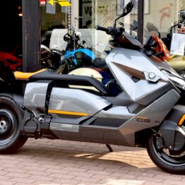 BMW CE 04