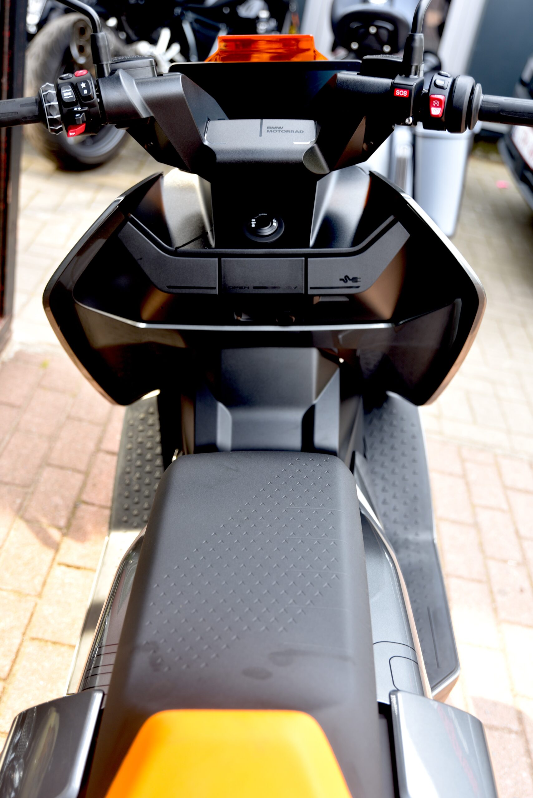 BMW CE 04 – Image 6