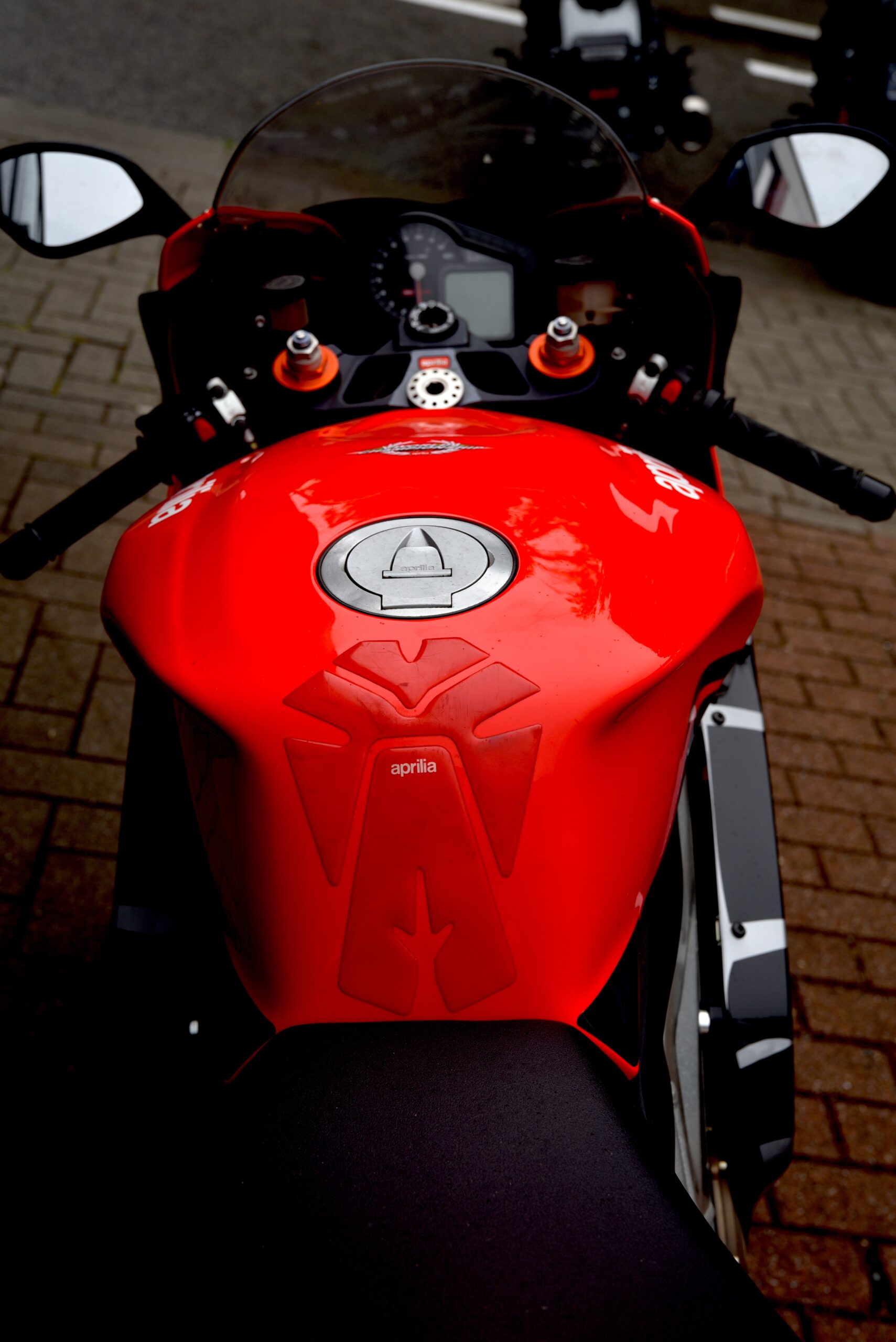 APRILIA RSV 1000 R – Image 6
