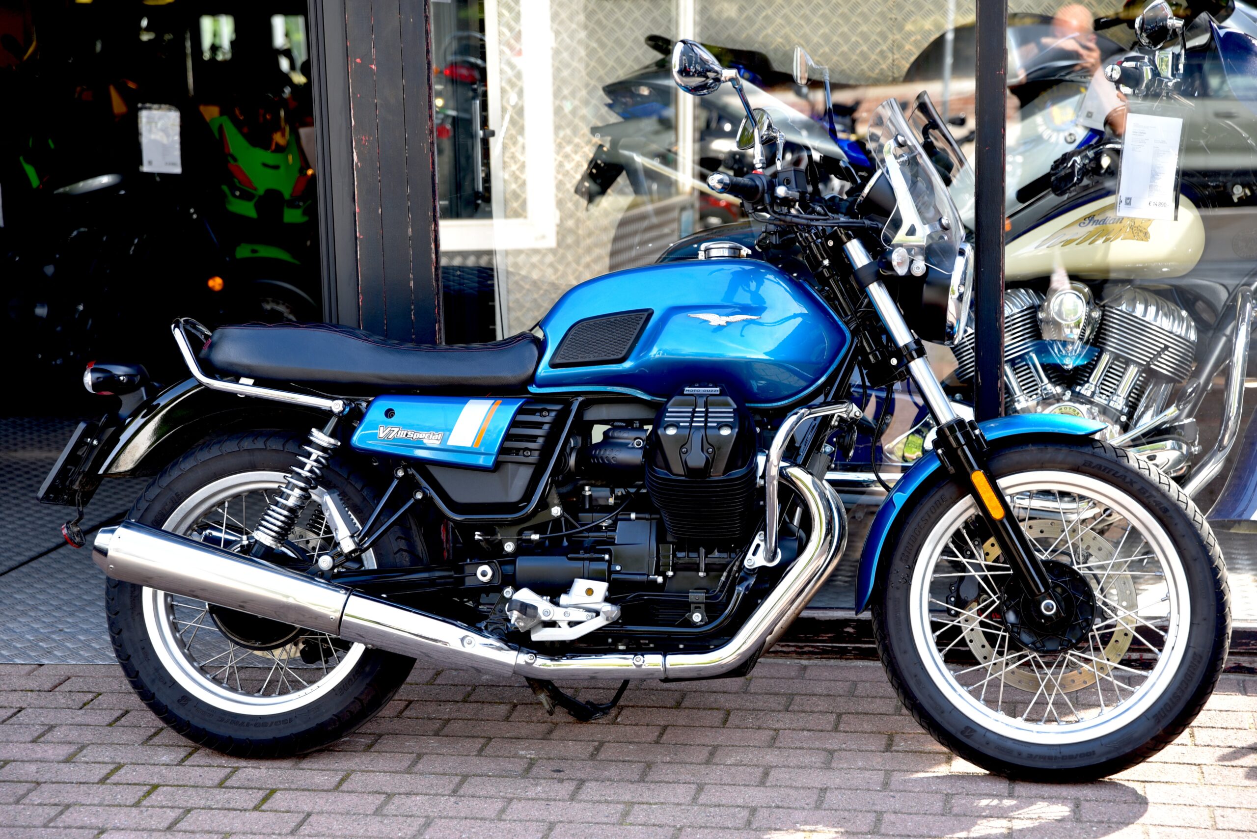 MOTO GUZZI V7 III SPECIAL – Image 2
