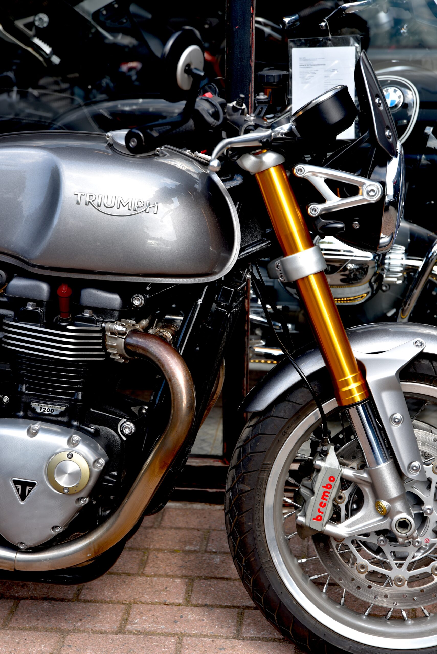TRIUMPH THRUXTON R – Image 4