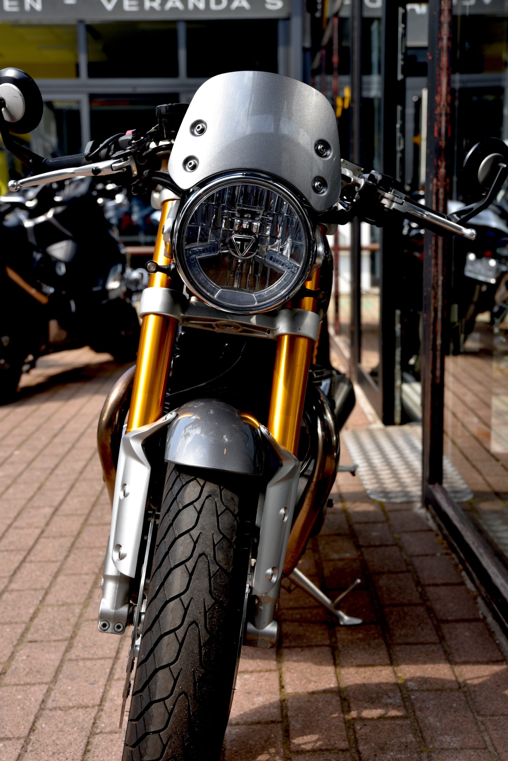 TRIUMPH THRUXTON R – Image 5