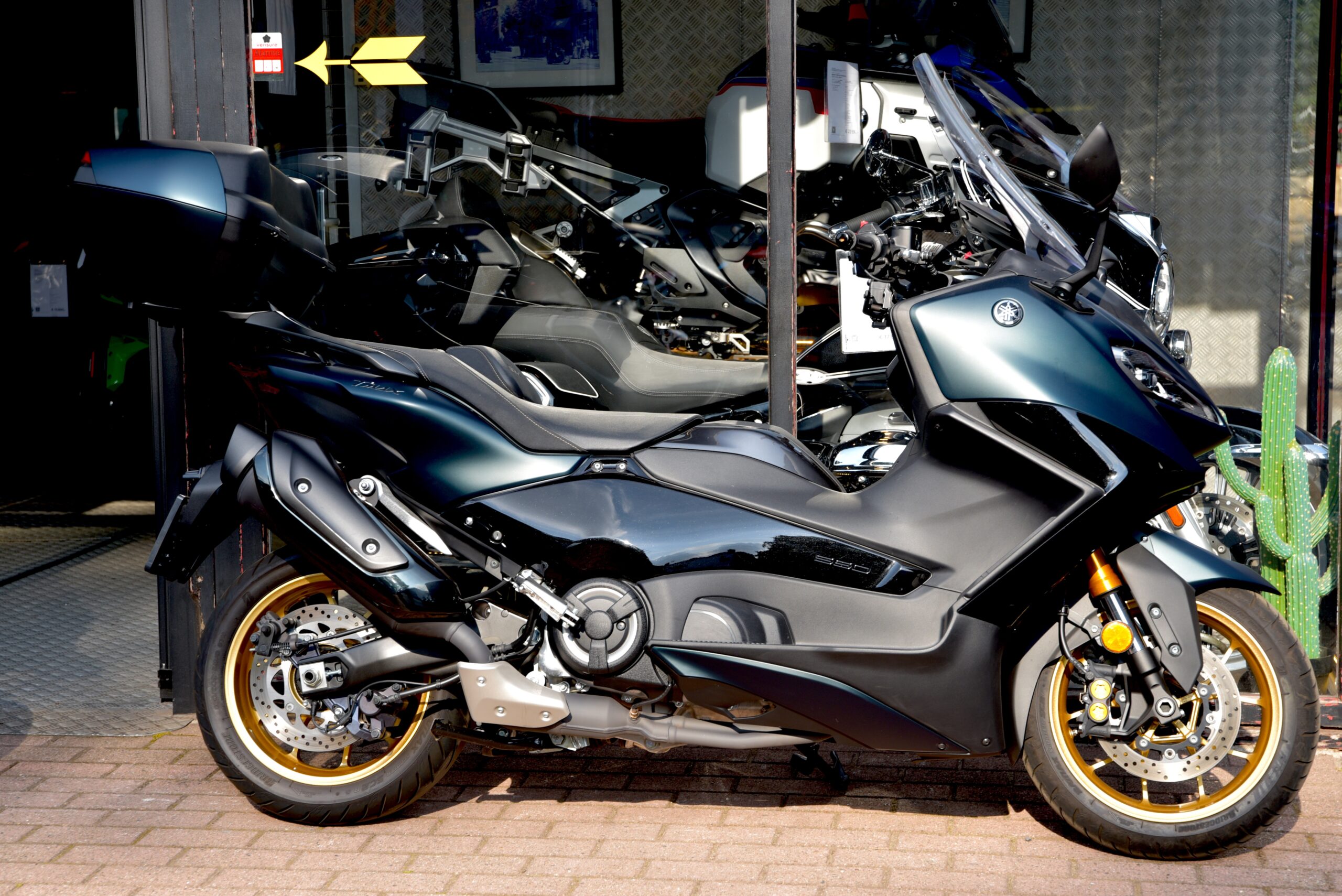 YAMAHA TMAX 560 TECH MAX – Image 2