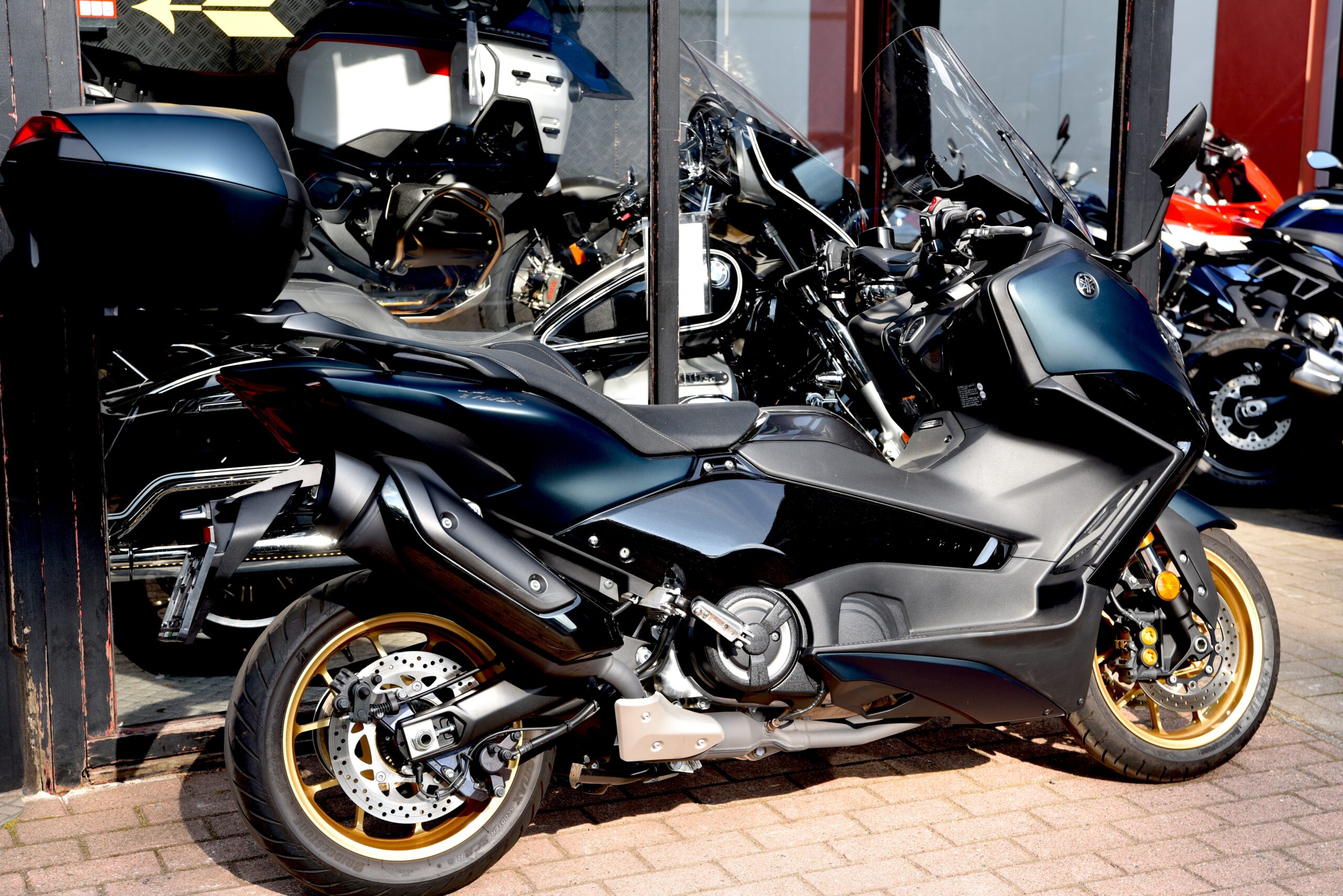 YAMAHA TMAX 560 TECH MAX – Image 3
