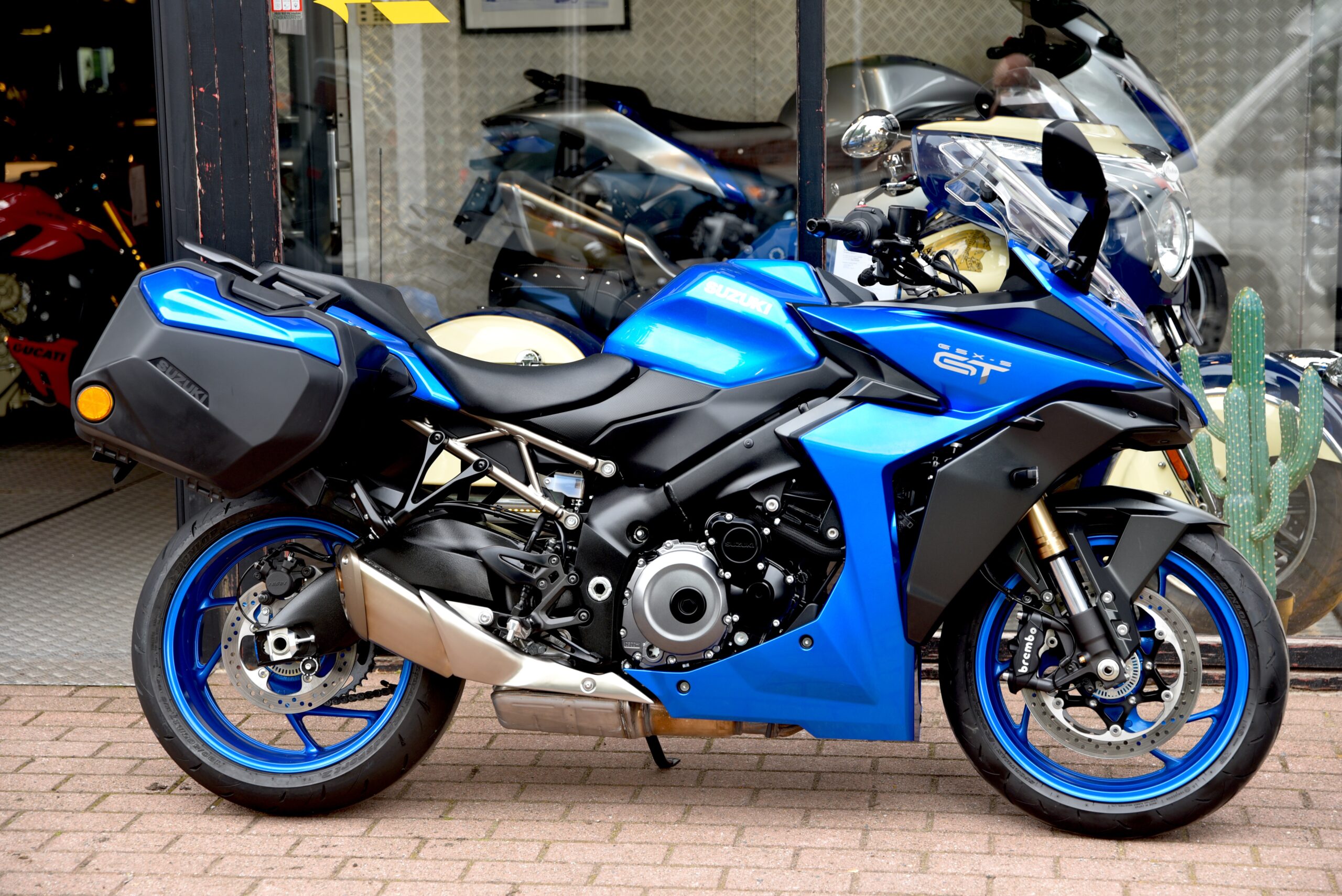 SUZUKI GSX-S 1000 GT – Image 2