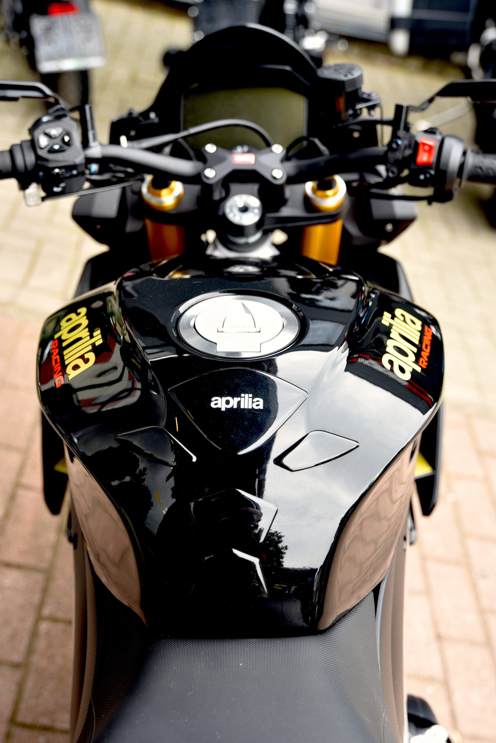 APRILIA TUONO V4 FACTORY – Image 6