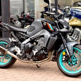YAMAHA MT-09