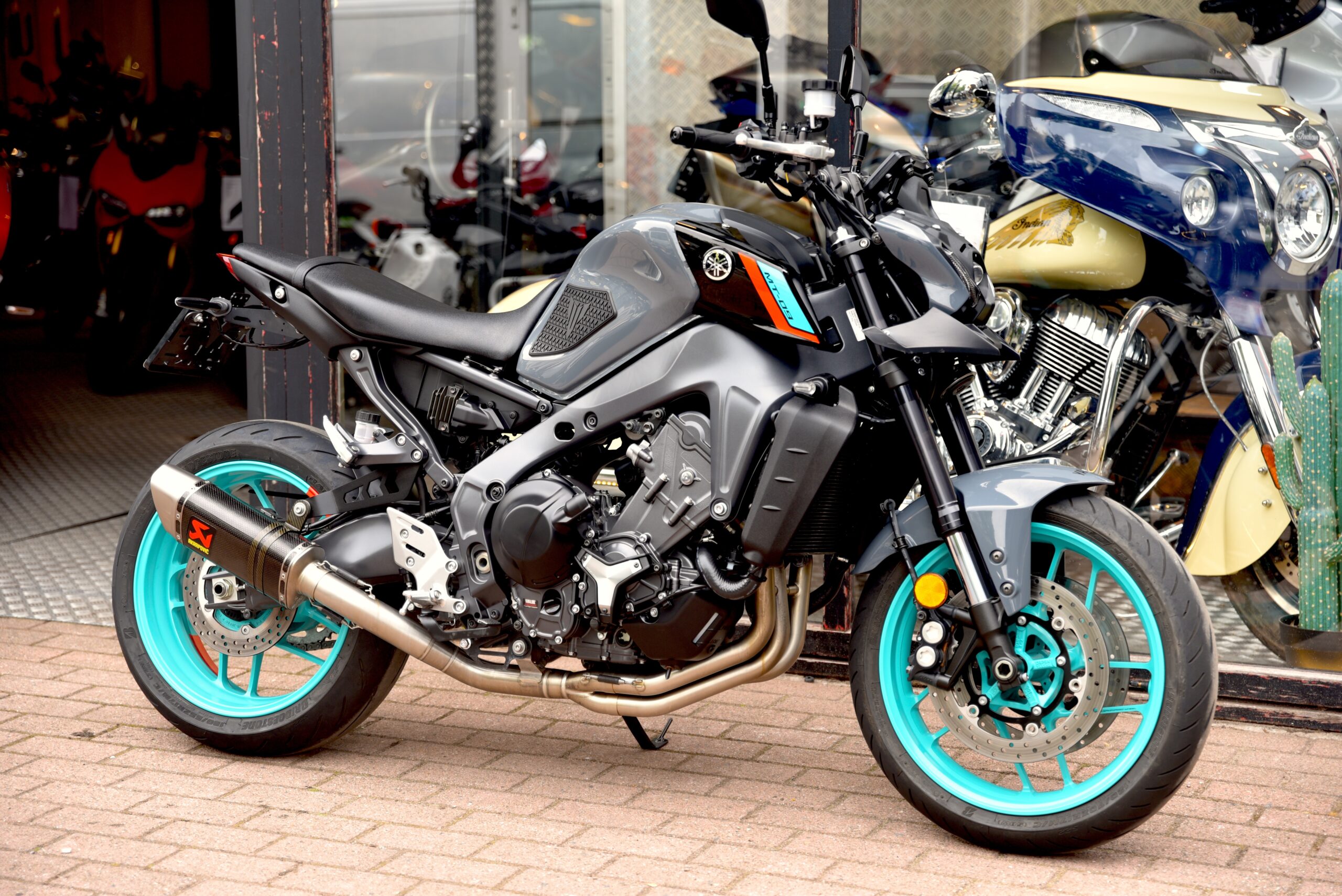 YAMAHA MT-09