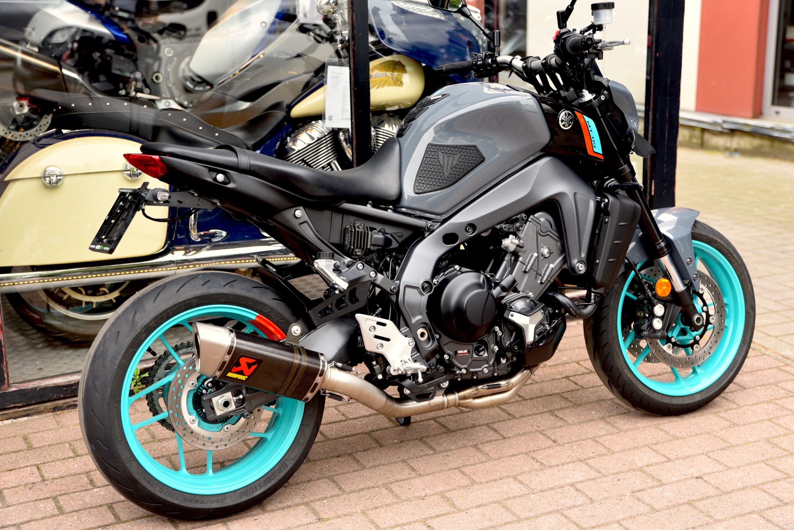 YAMAHA MT-09 – Image 3