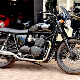TRIUMPH BONNEVILLE T100