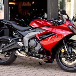 TRIUMPH DAYTONA 660