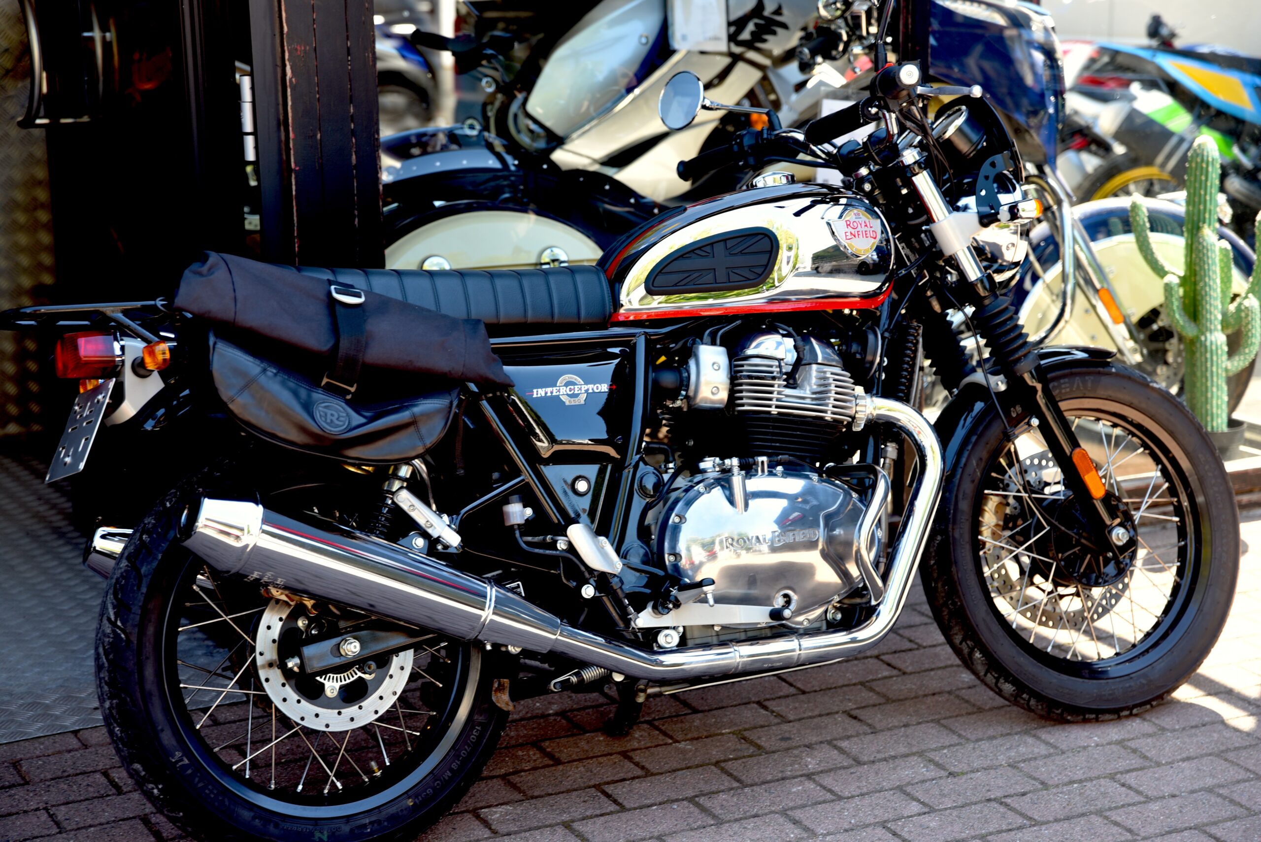 ROYAL ENFIELD INTERCEPTOR 650 – Image 3