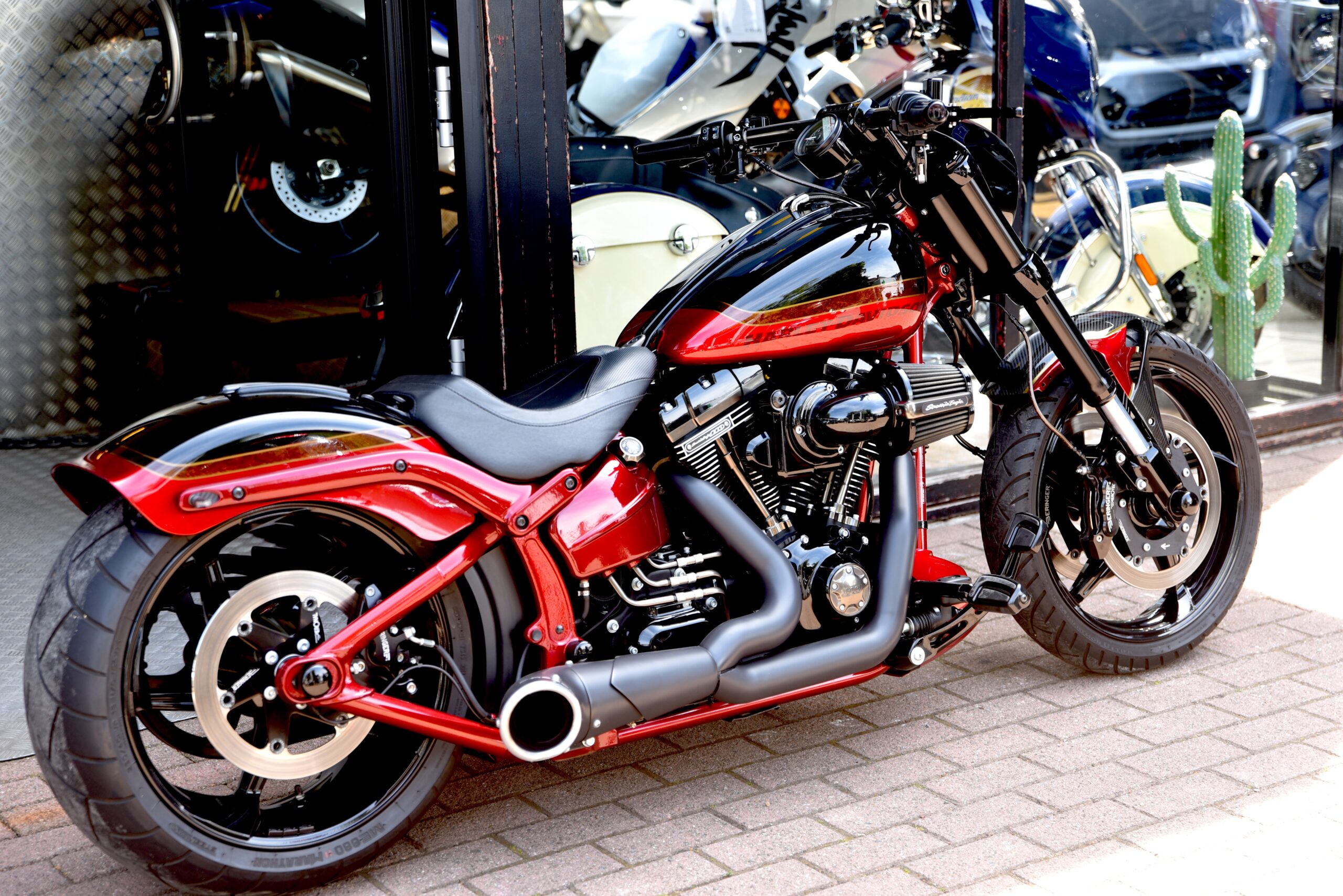 HARLEY DAVIDSON BREAKOUT PROSTREET CVO – Image 3