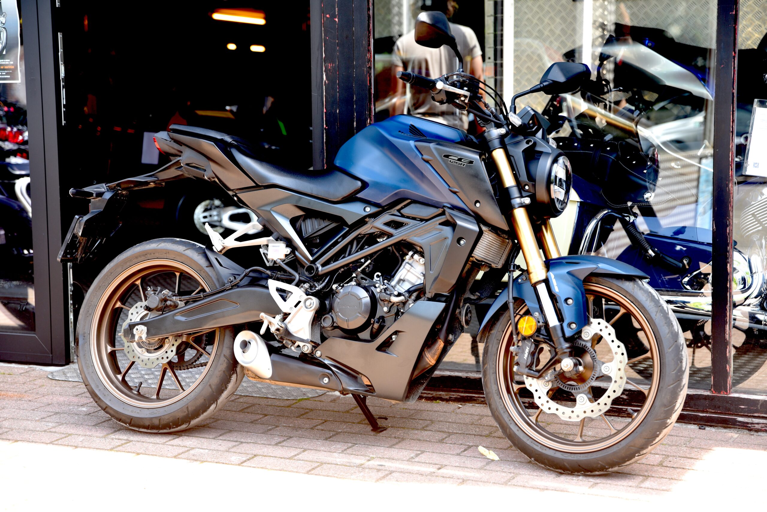 HONDA CB 125 R