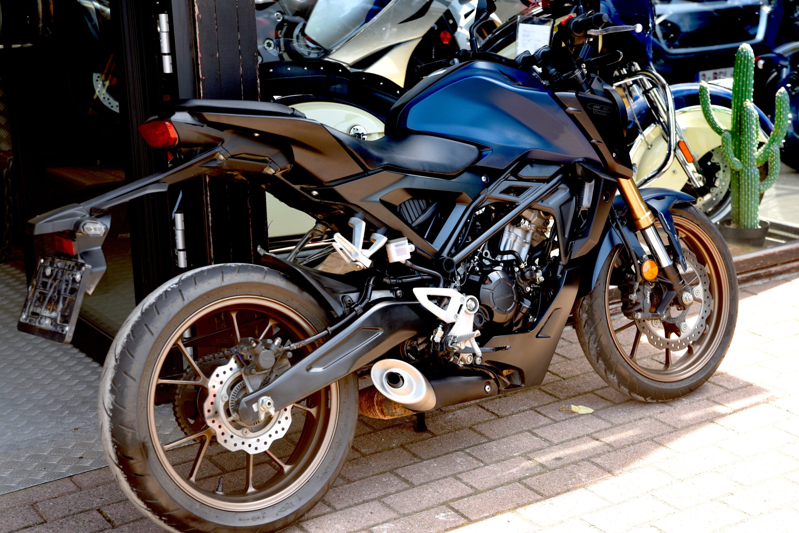 HONDA CB 125 R – Image 3