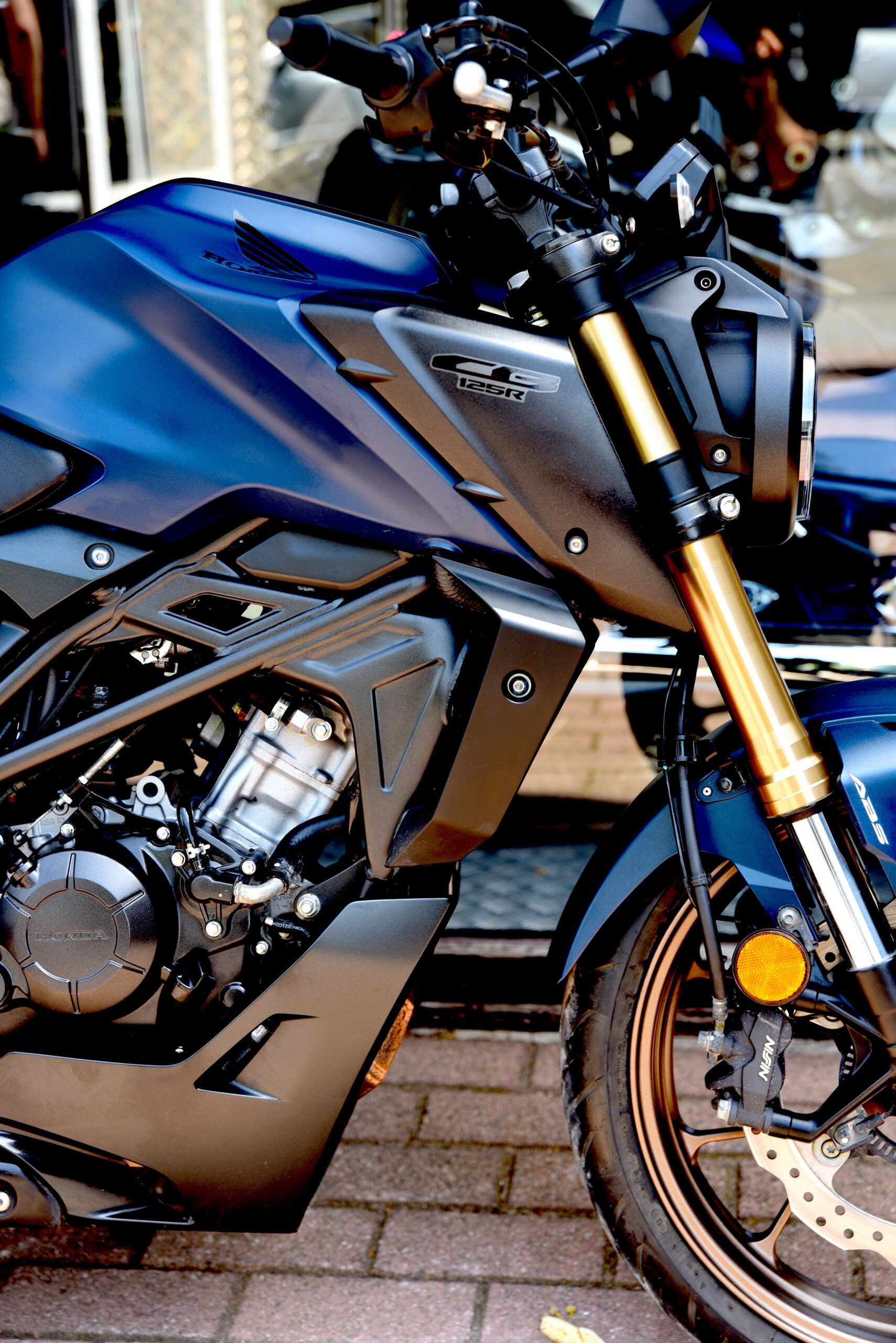 HONDA CB 125 R – Image 4