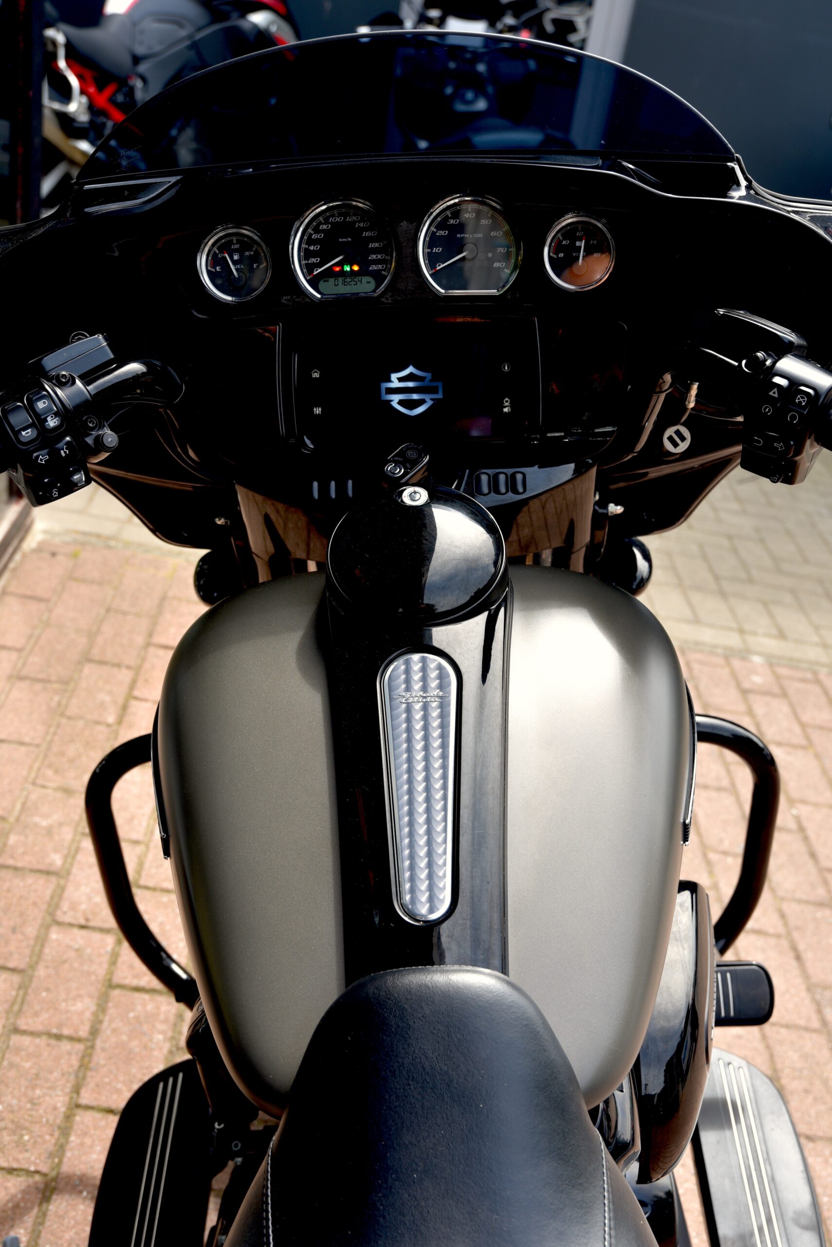 HARLEY DAVIDSON STREET GLIDE SPECIAL – Image 5
