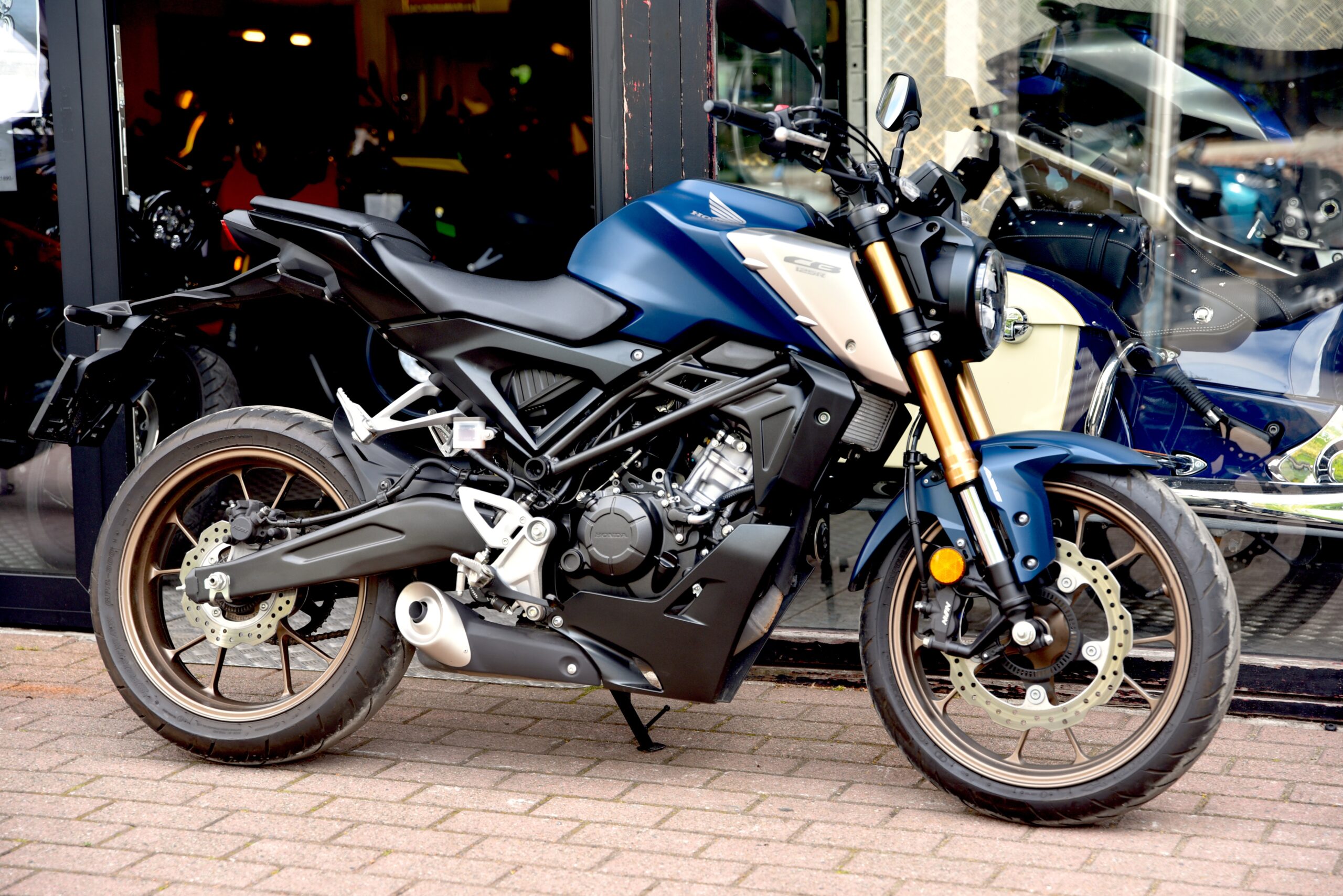 HONDA CB 125 R