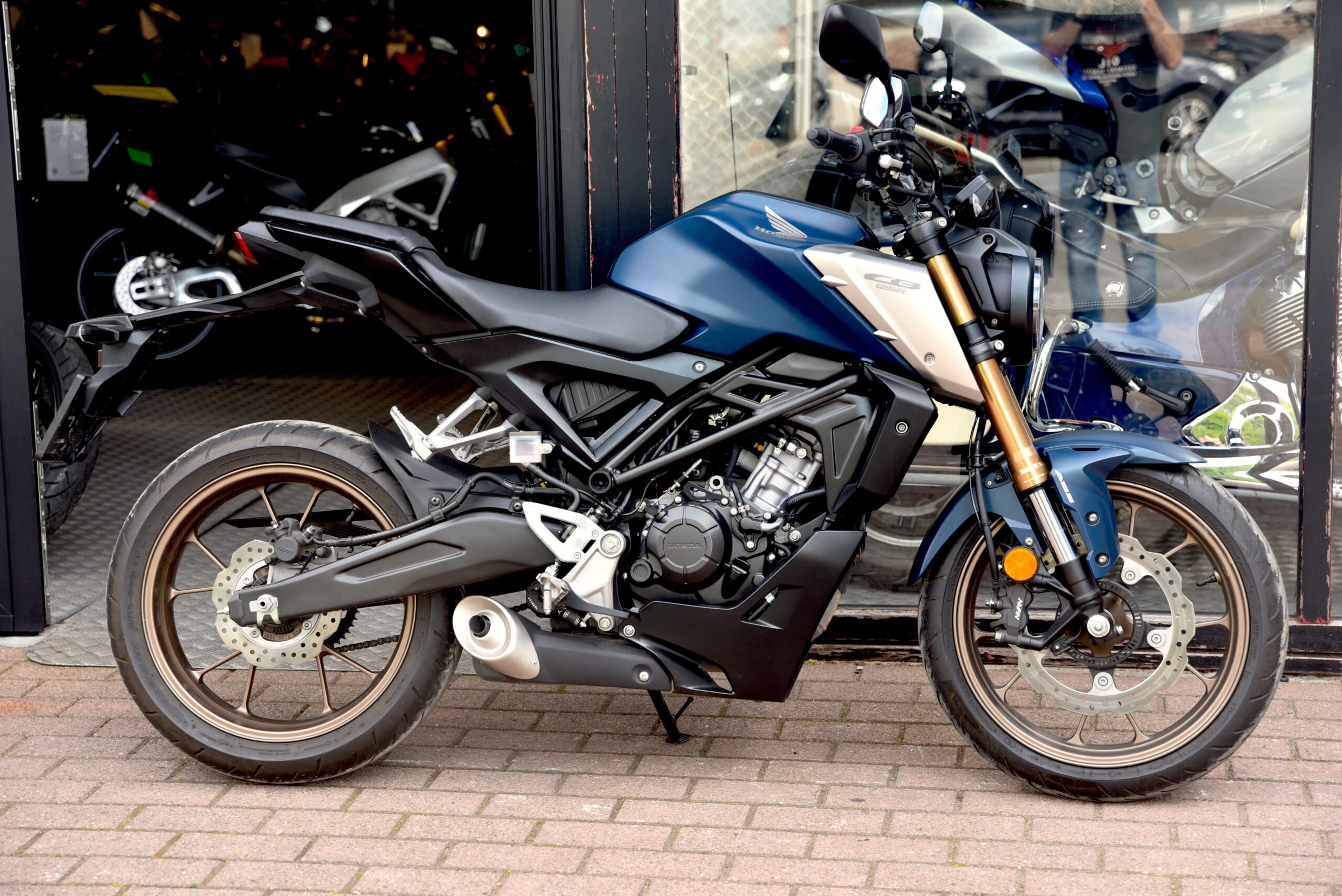 HONDA CB 125 R – Image 2