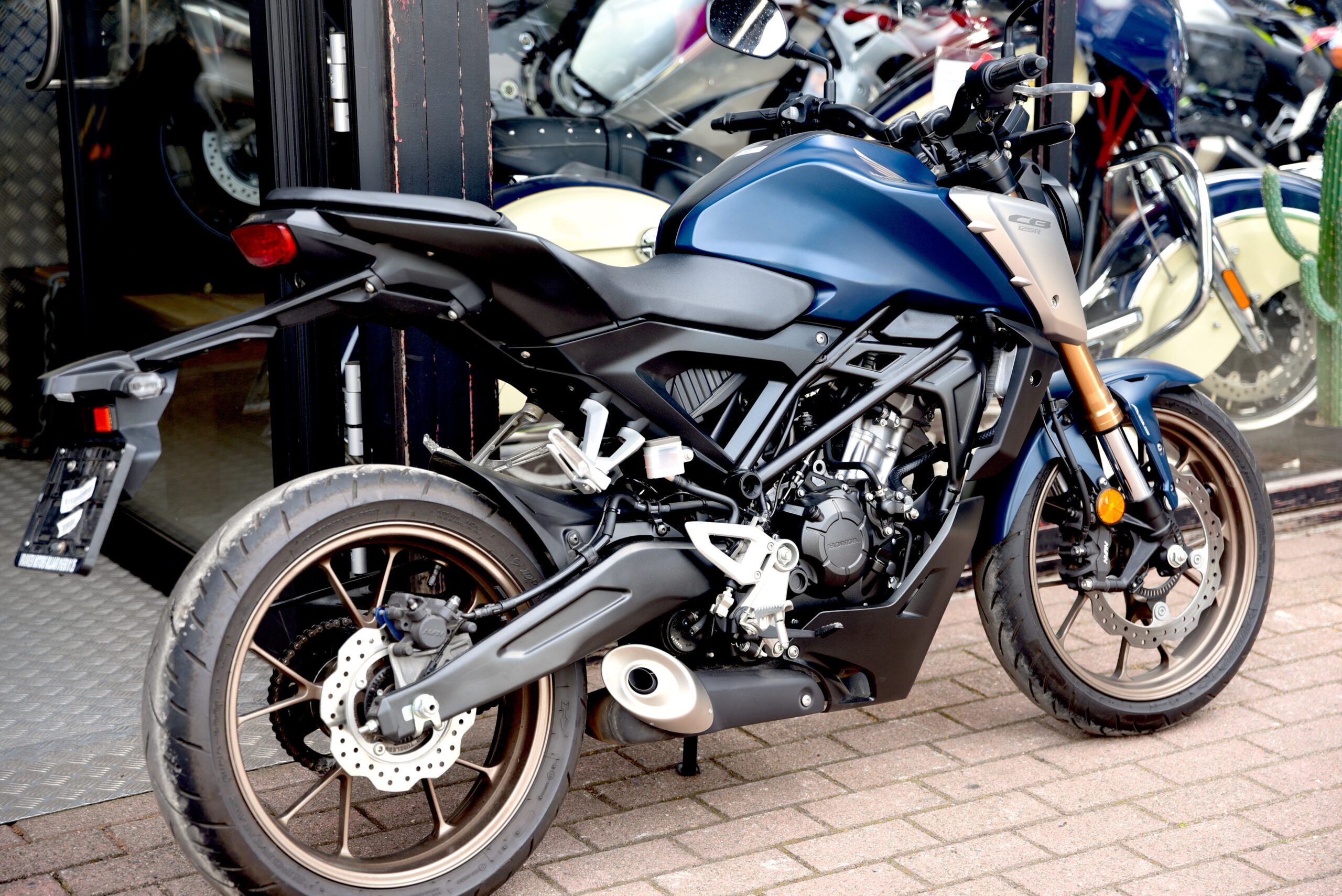 HONDA CB 125 R – Image 3