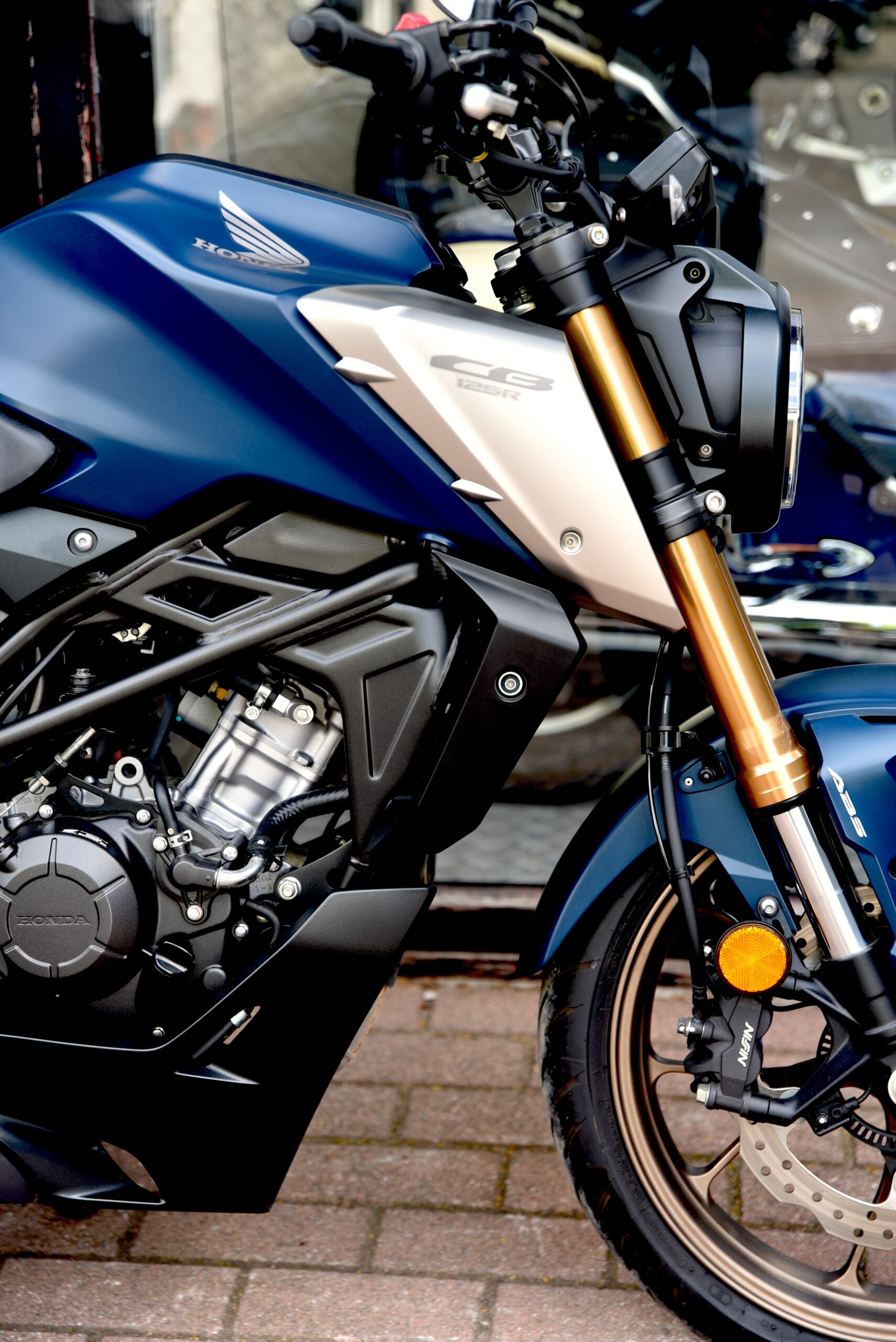 HONDA CB 125 R – Image 4