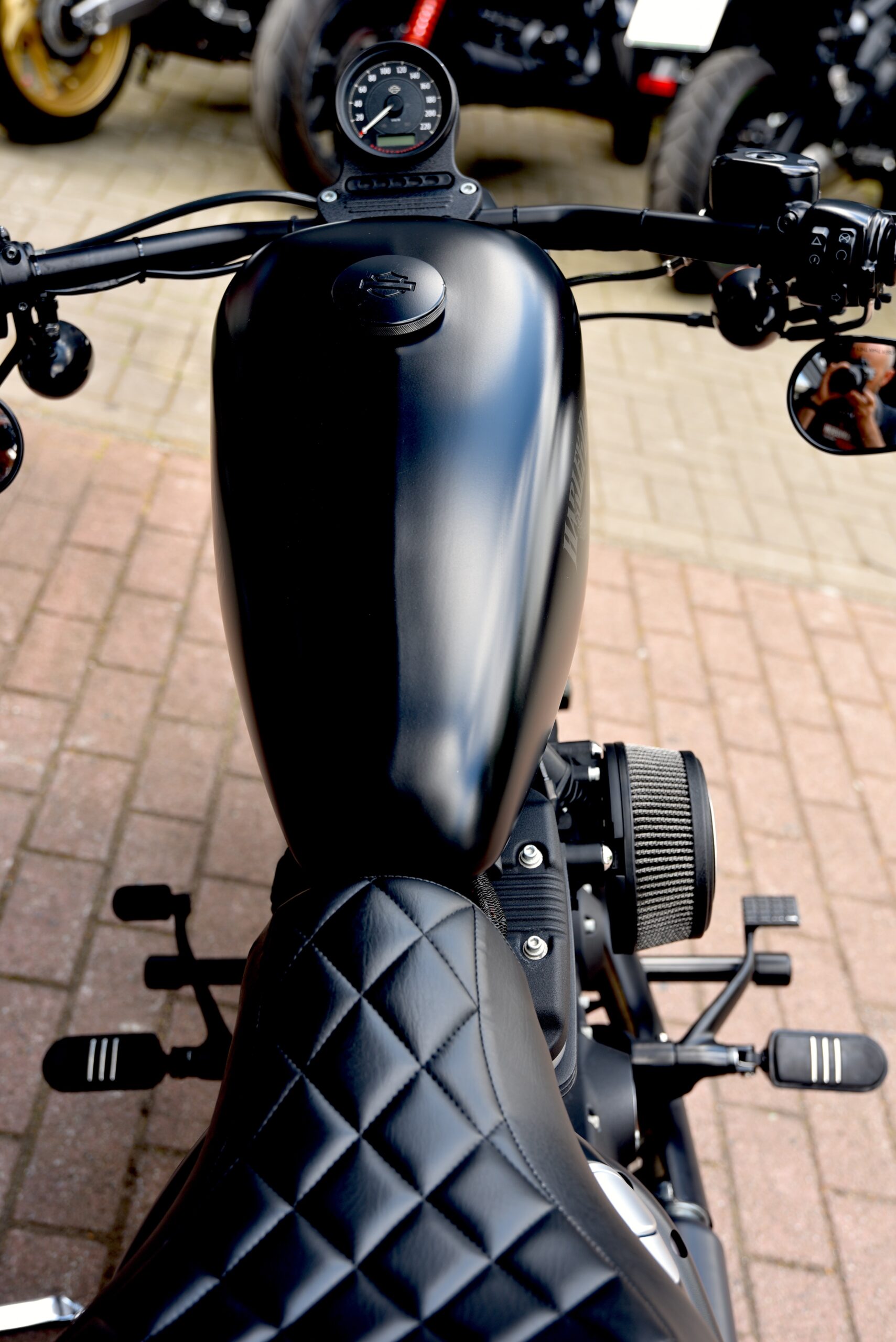 HARLEY DAVIDSON IRON 883 – Image 7