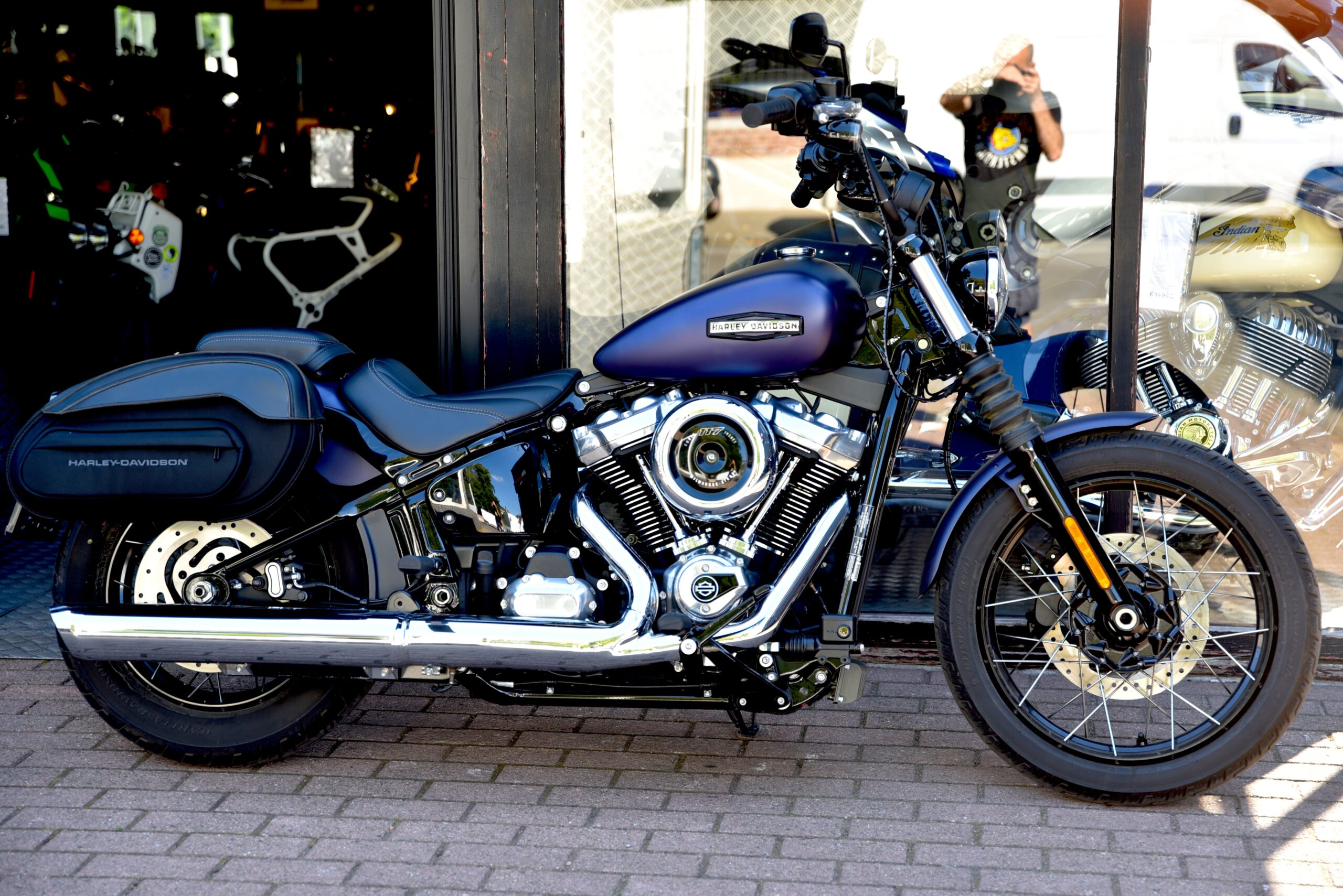 HARLEY DAVIDSON STREET BOB – Image 2