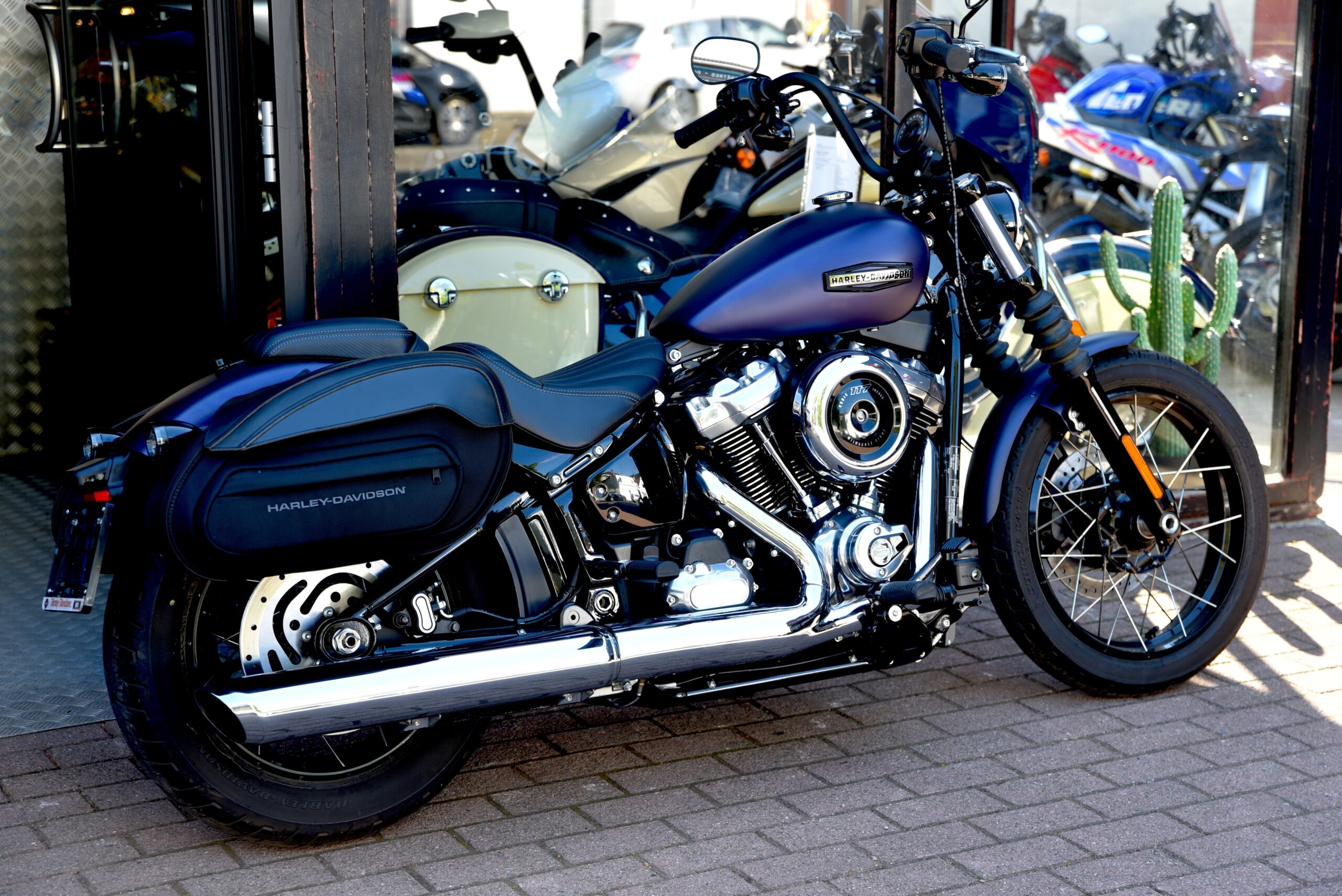 HARLEY DAVIDSON STREET BOB – Image 3