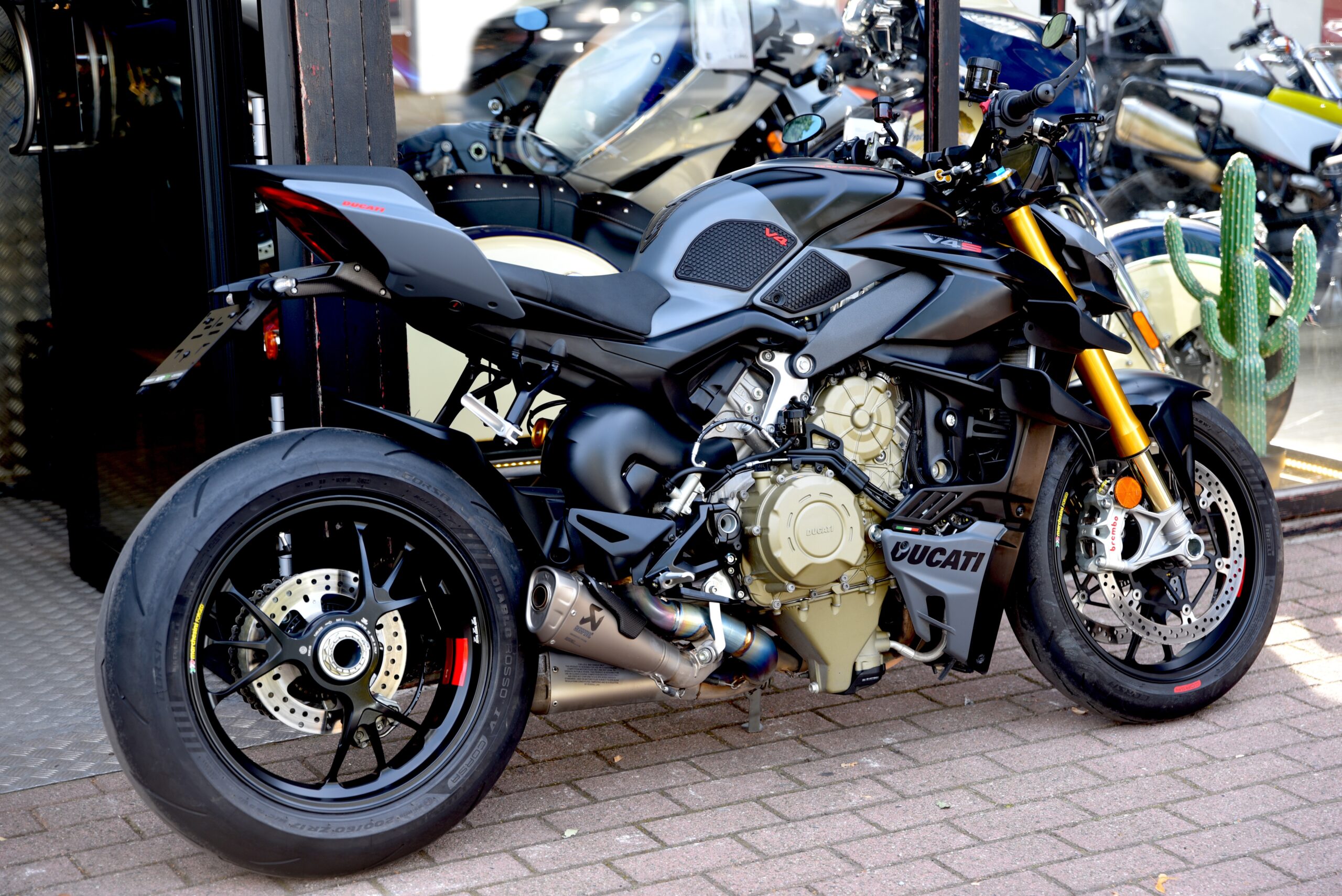 DUCATI STREETFIGHTER V4S – Image 3