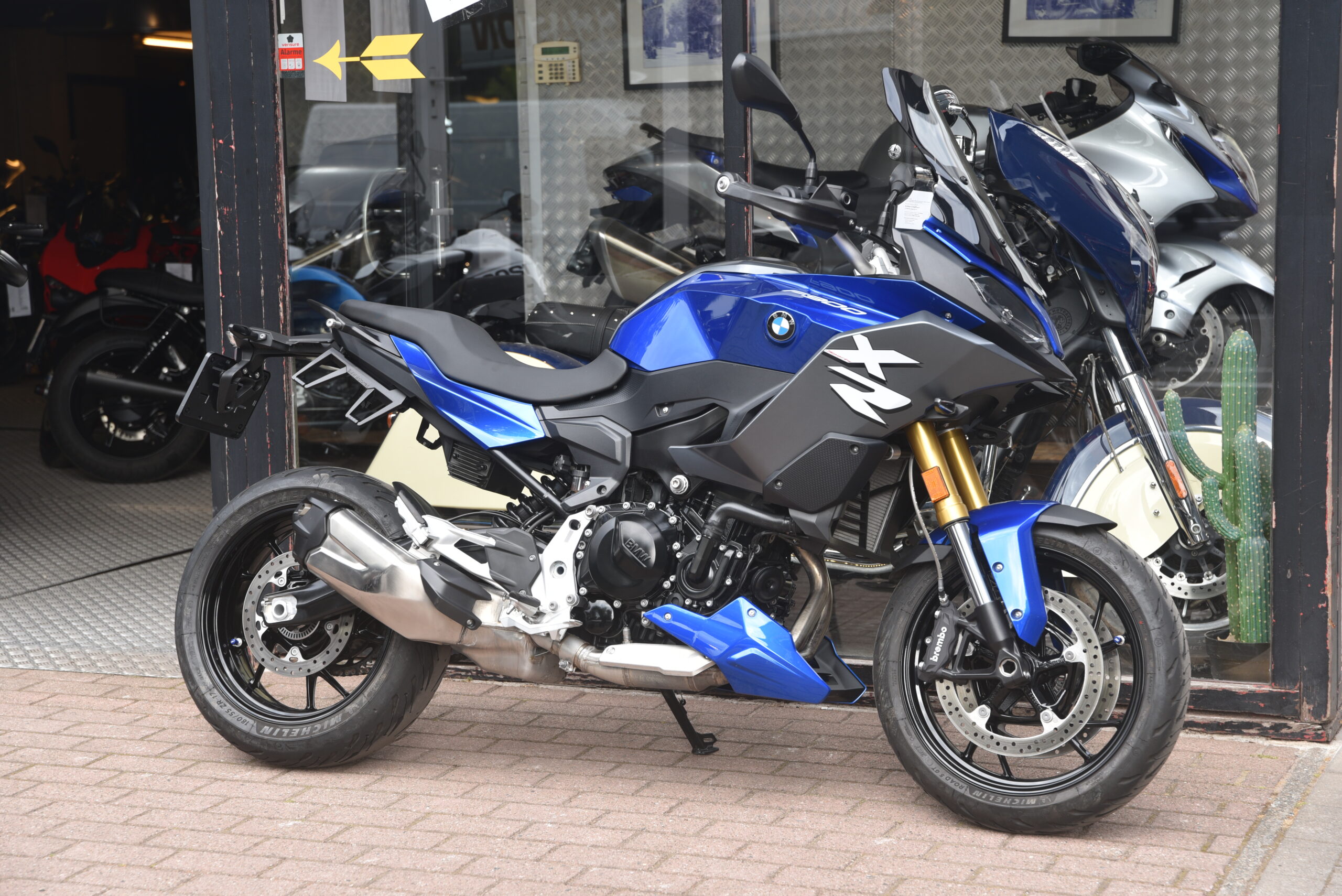 BMW F 900 XR