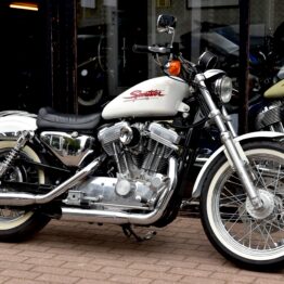 HARLEY DAVIDSON SPORTSTER 883