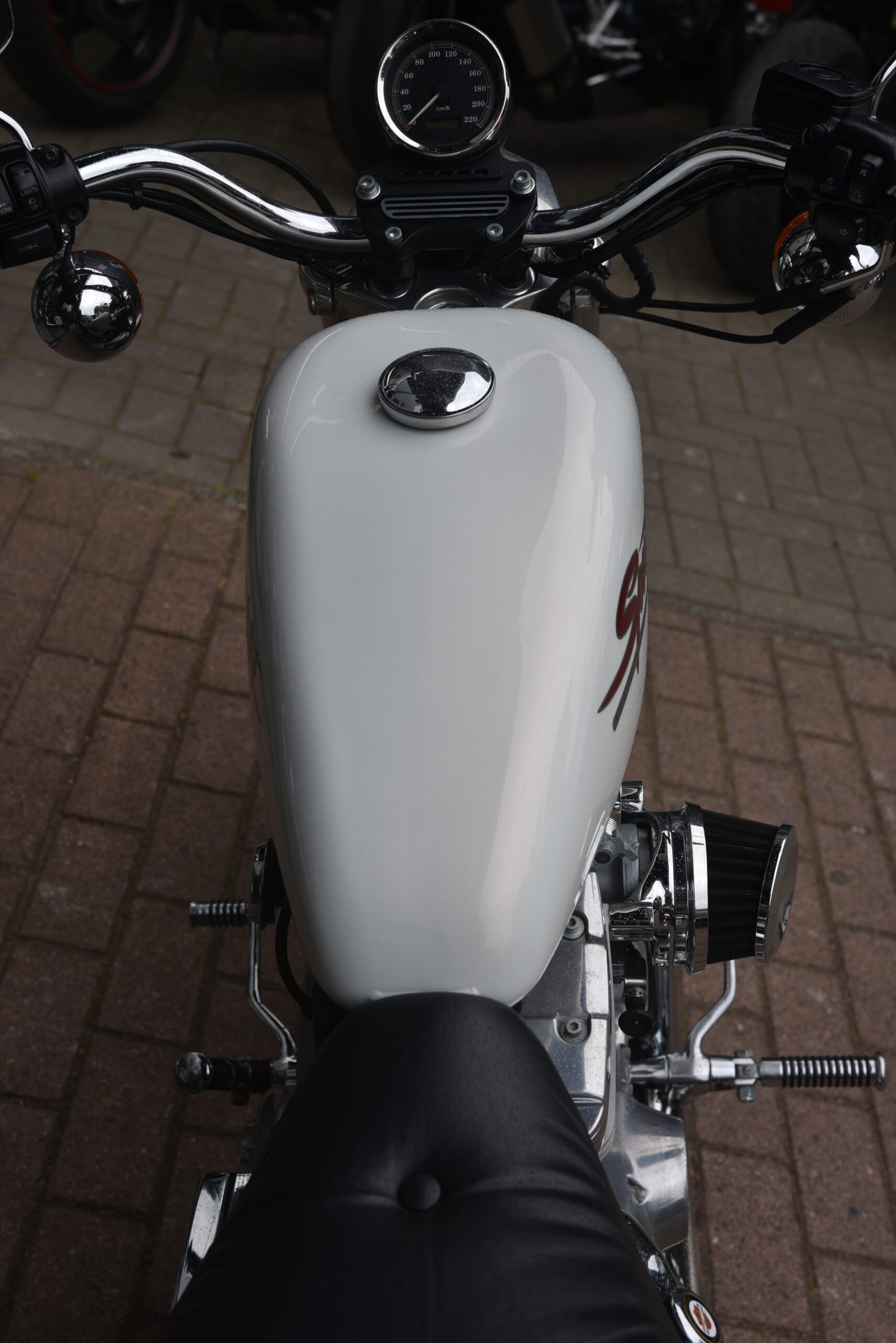 HARLEY DAVIDSON SPORTSTER 883 – Image 7