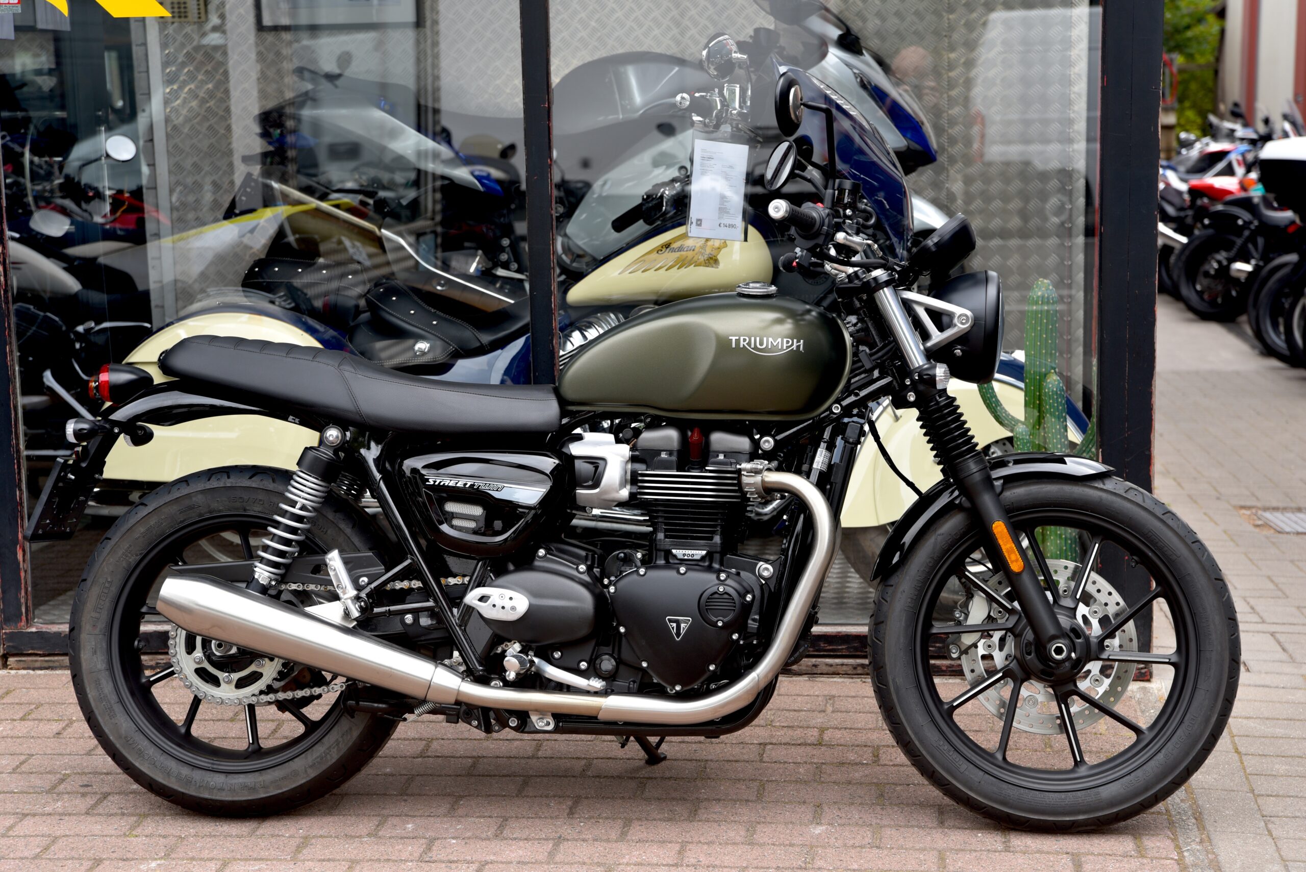 TRIUMPH STREET TWIN – Image 2